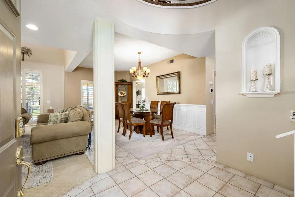 372 Muirfield Drive — photo