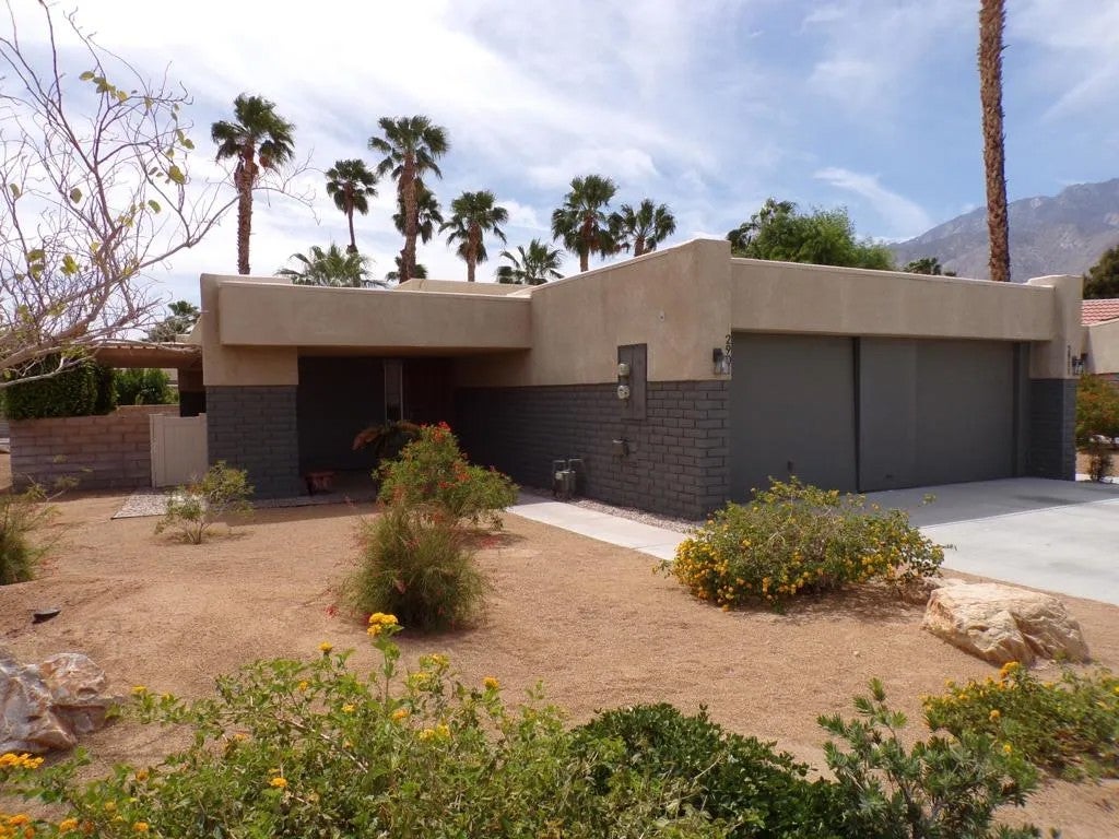 2901 Sunflower Circle East — photo