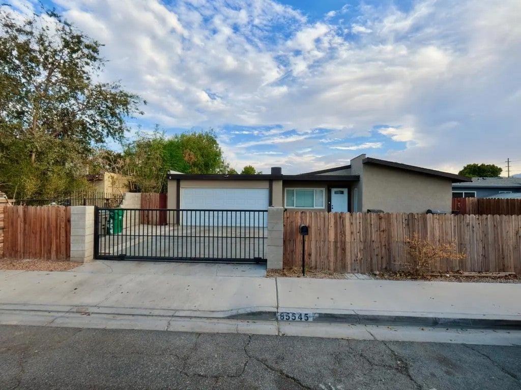 85545 Sylmar Lane — photo