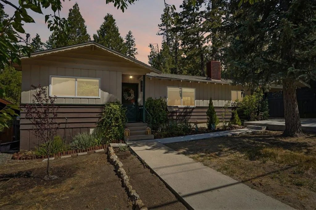 54700 S Circle Drive — photo