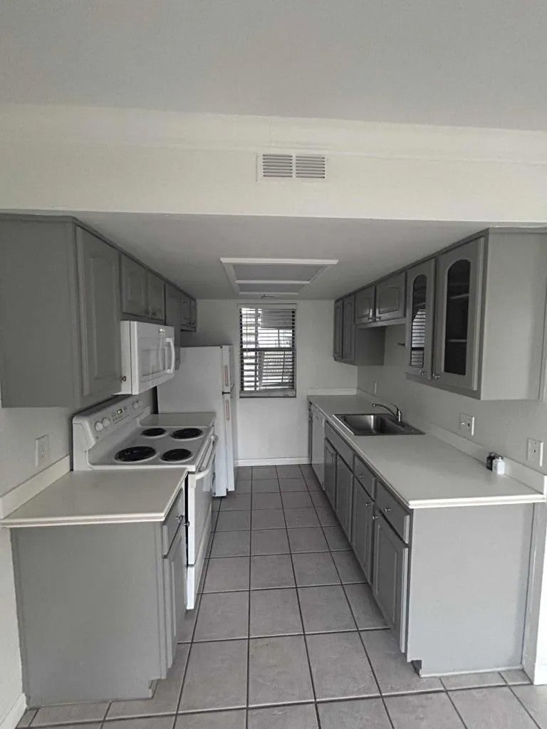 43376 Cook Street 161 — photo