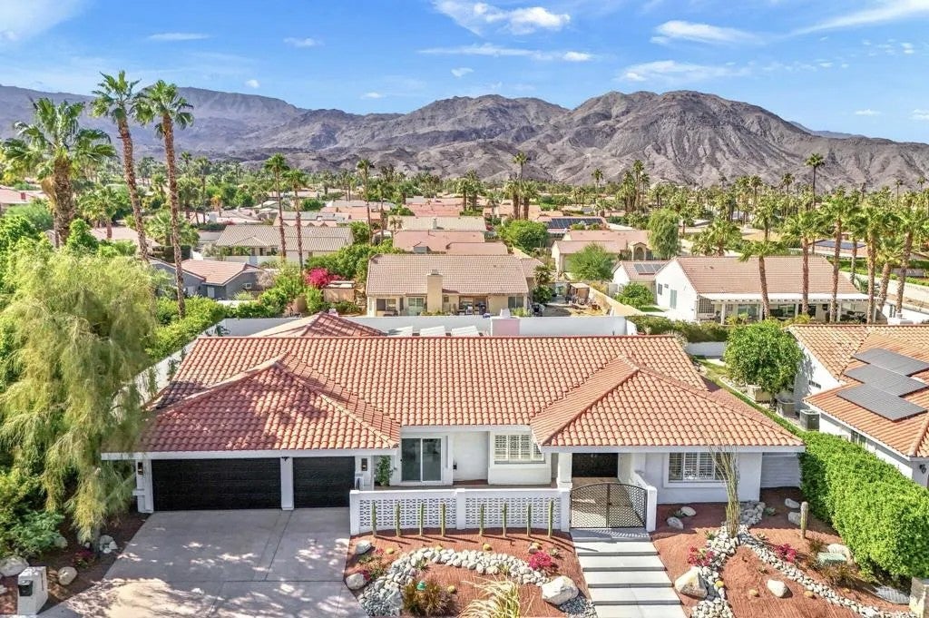 47215 Heliotrope Drive — photo