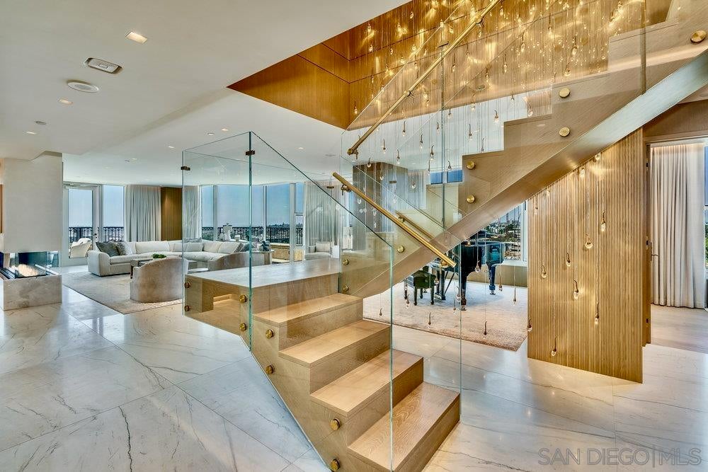 2500 6th Ave Penthouse 4 — photo