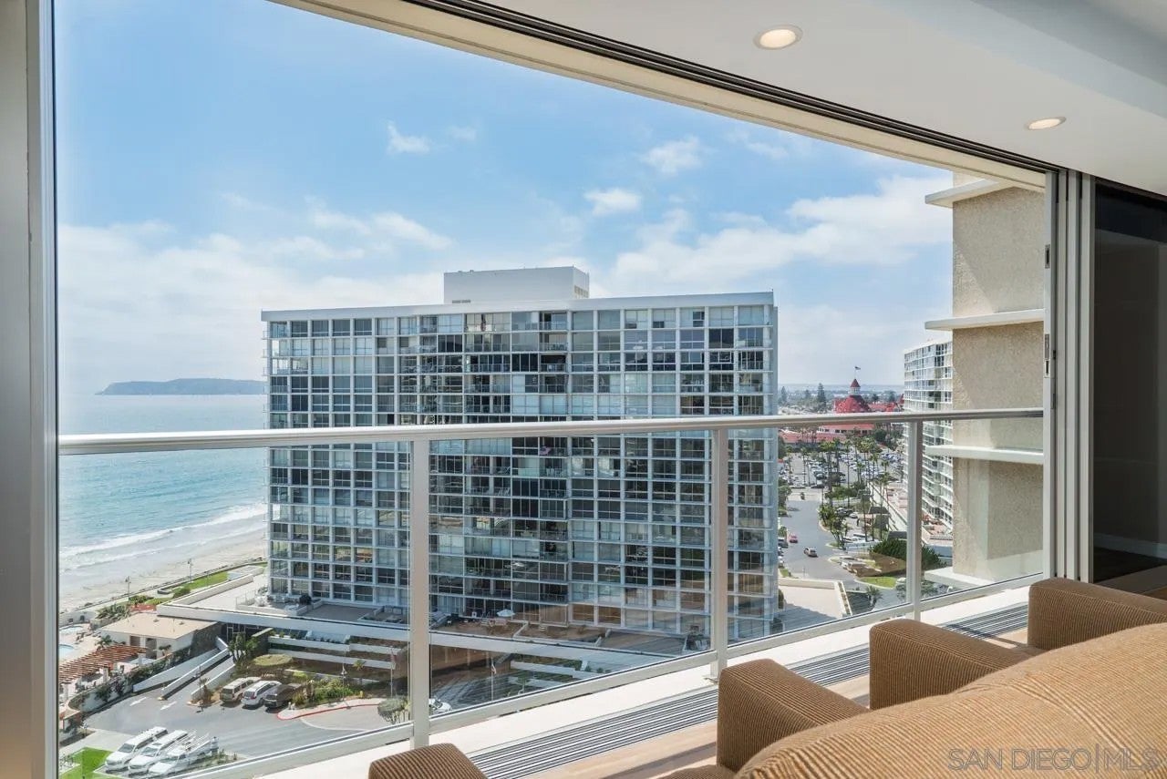 1750 Avenida Del Mundo 1206 — photo