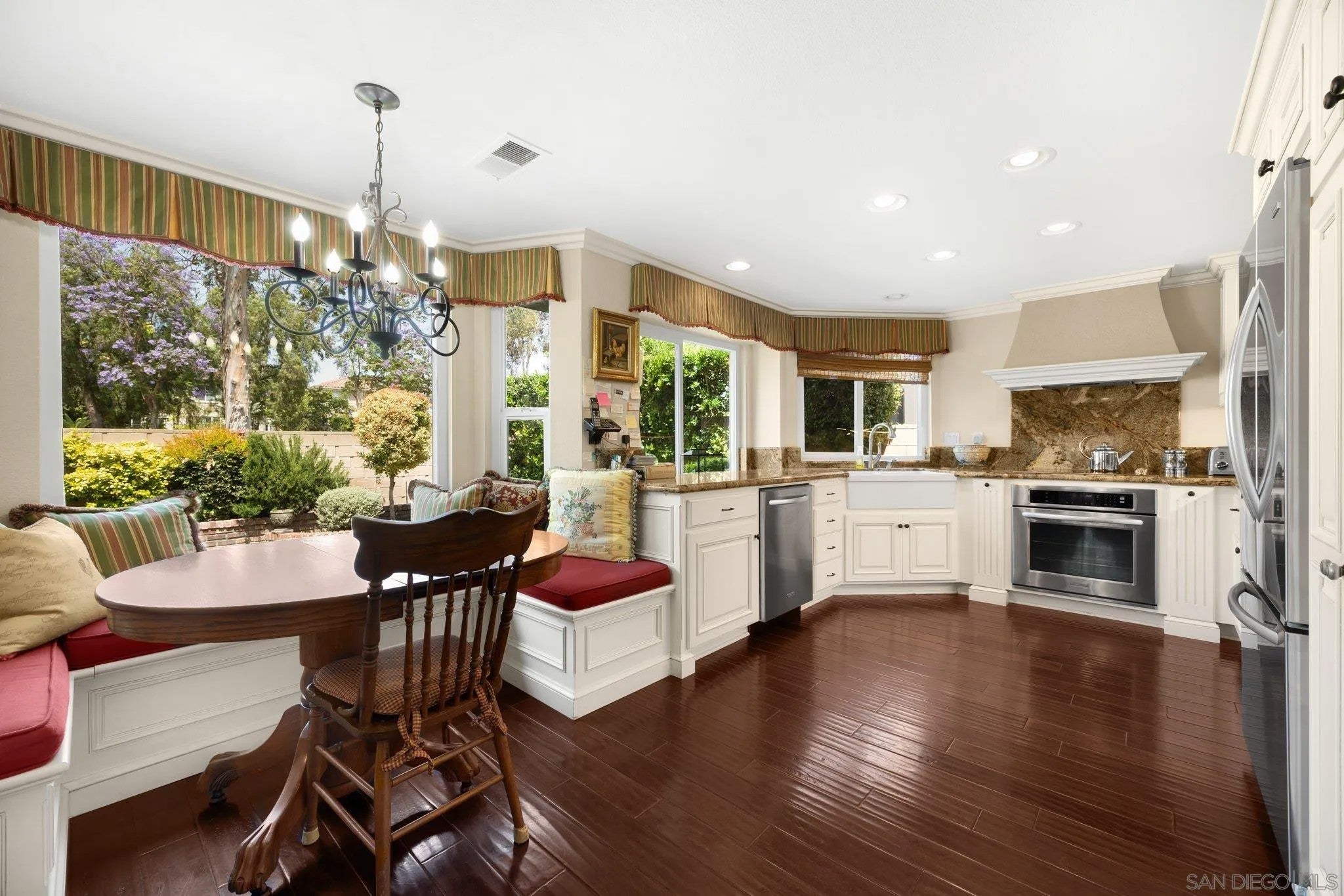 40 Brena — photo