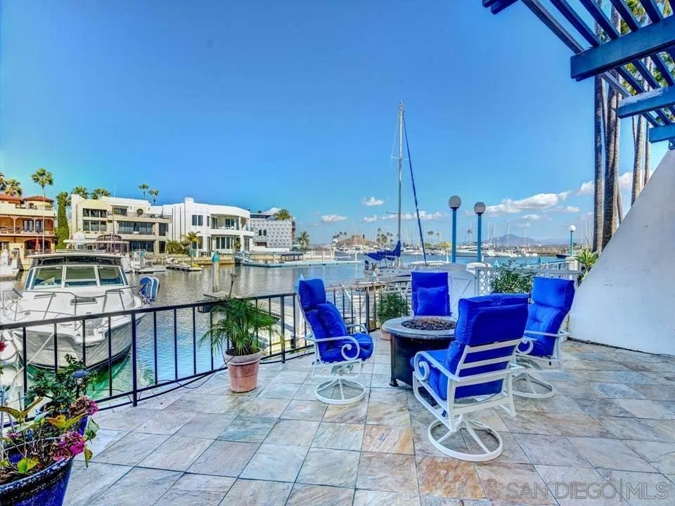 45 Antigua Court — photo