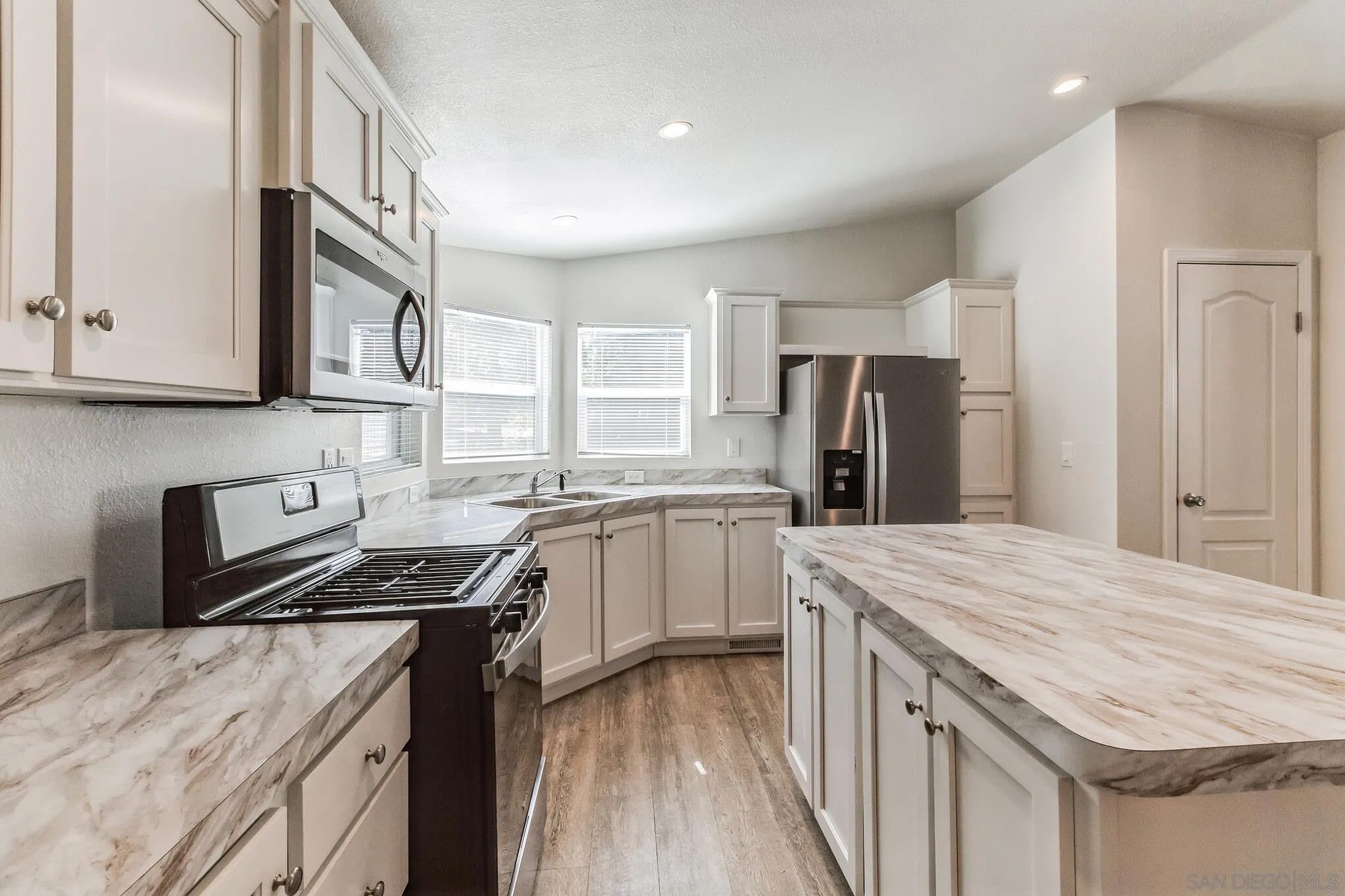 22899 Byron Rd 35 — photo