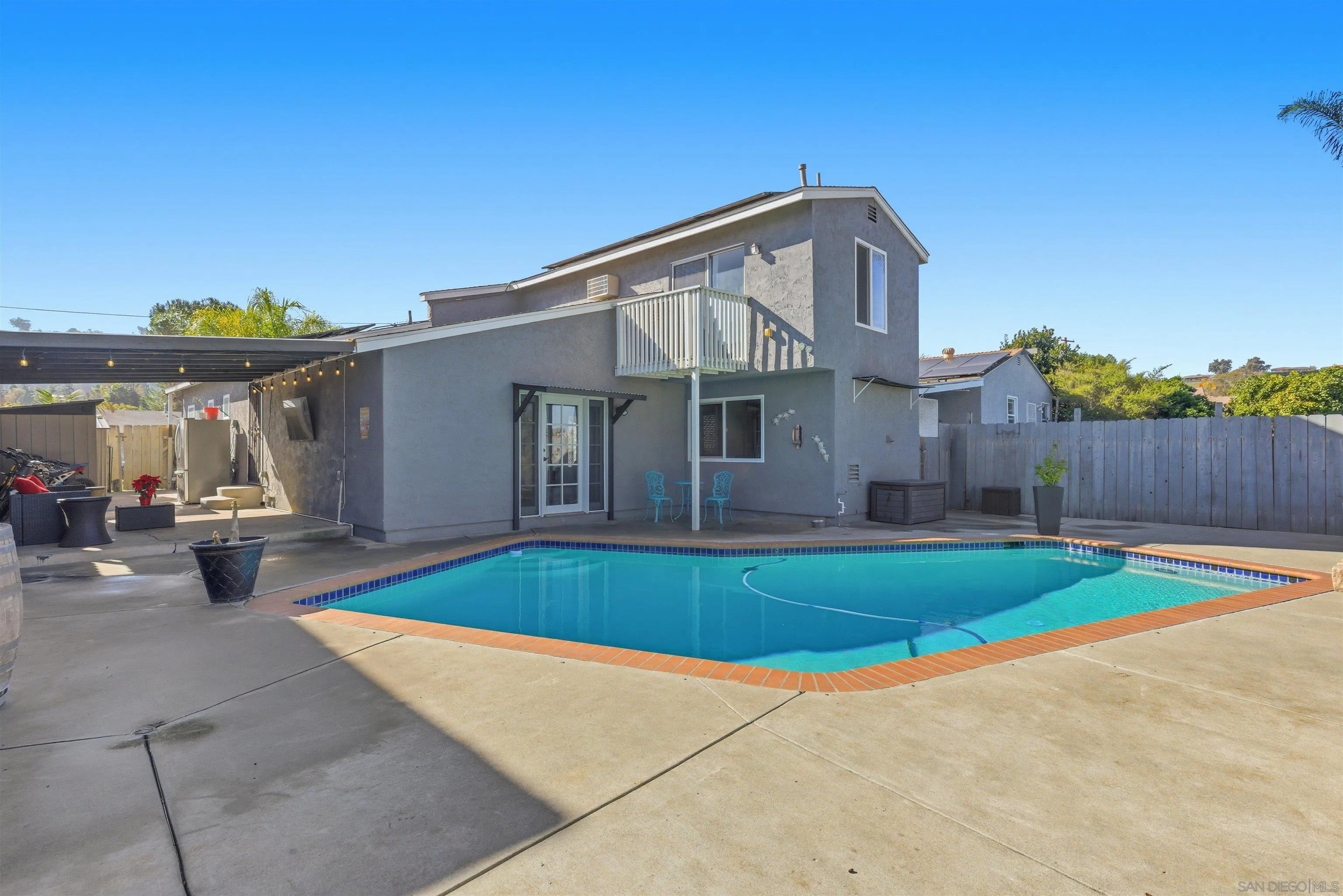 1178 Eucalyptus Dr — photo