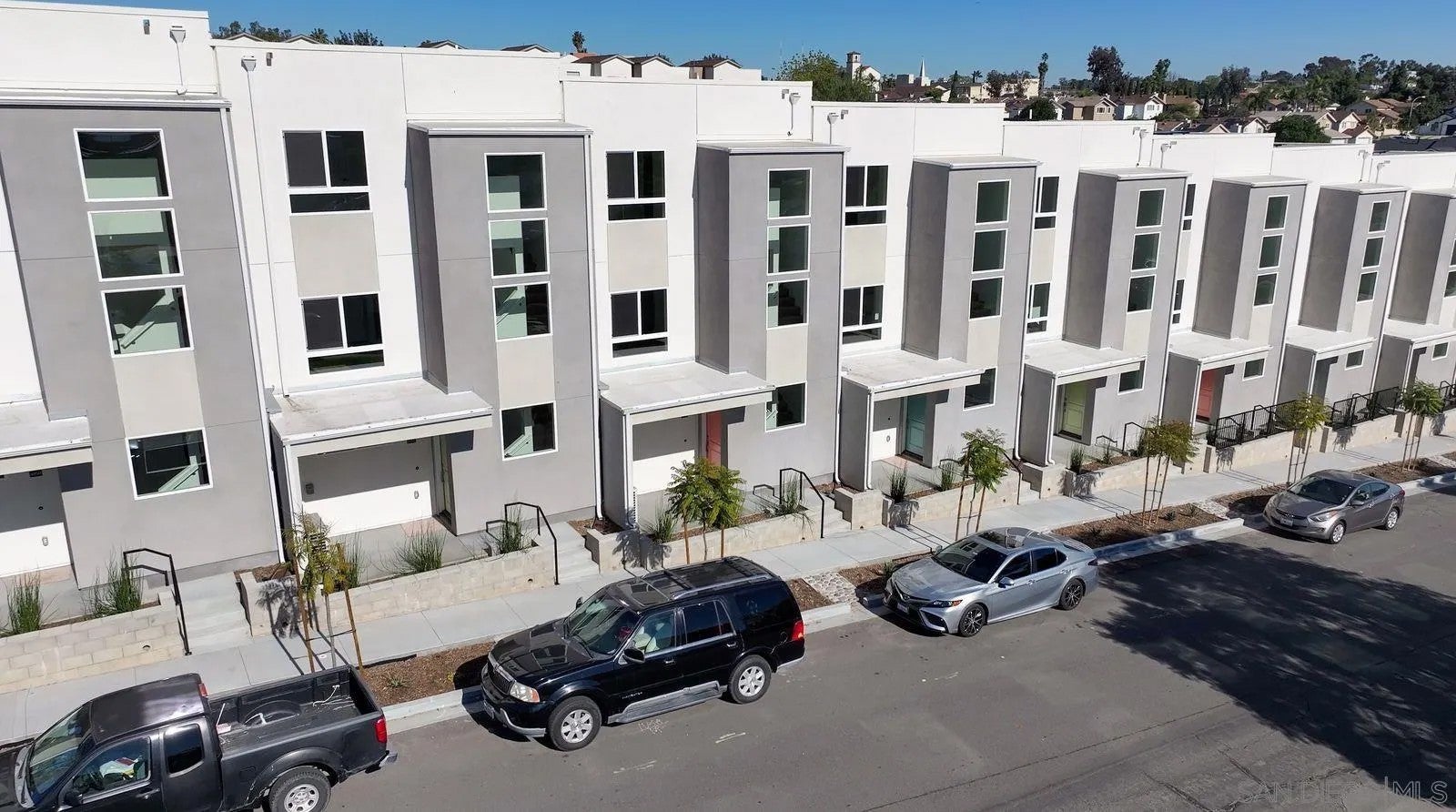 4952 Ocean View Blvd — photo