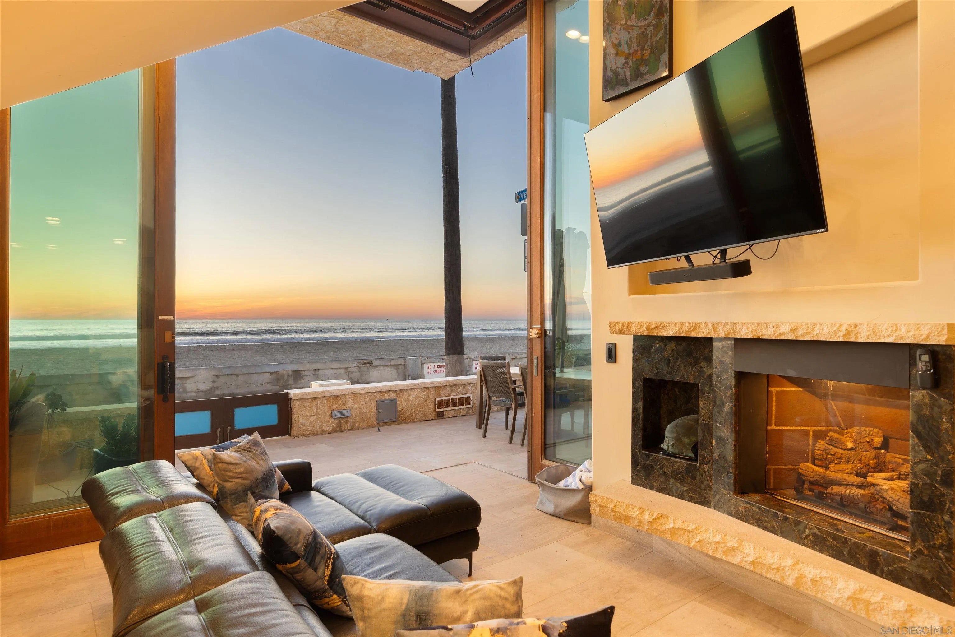 3921 Ocean Front Walk — photo