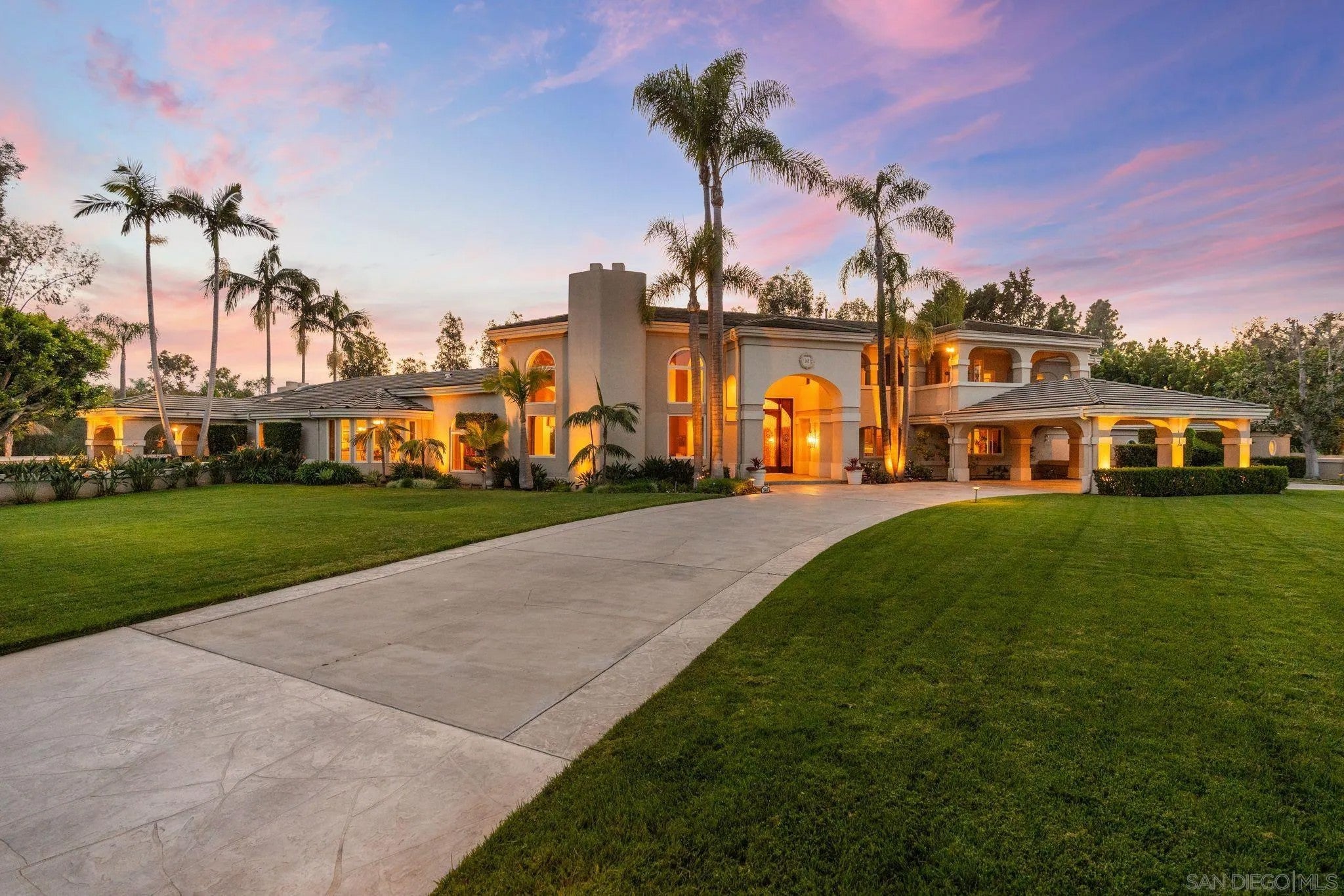 5860 Calle Camposeco — photo