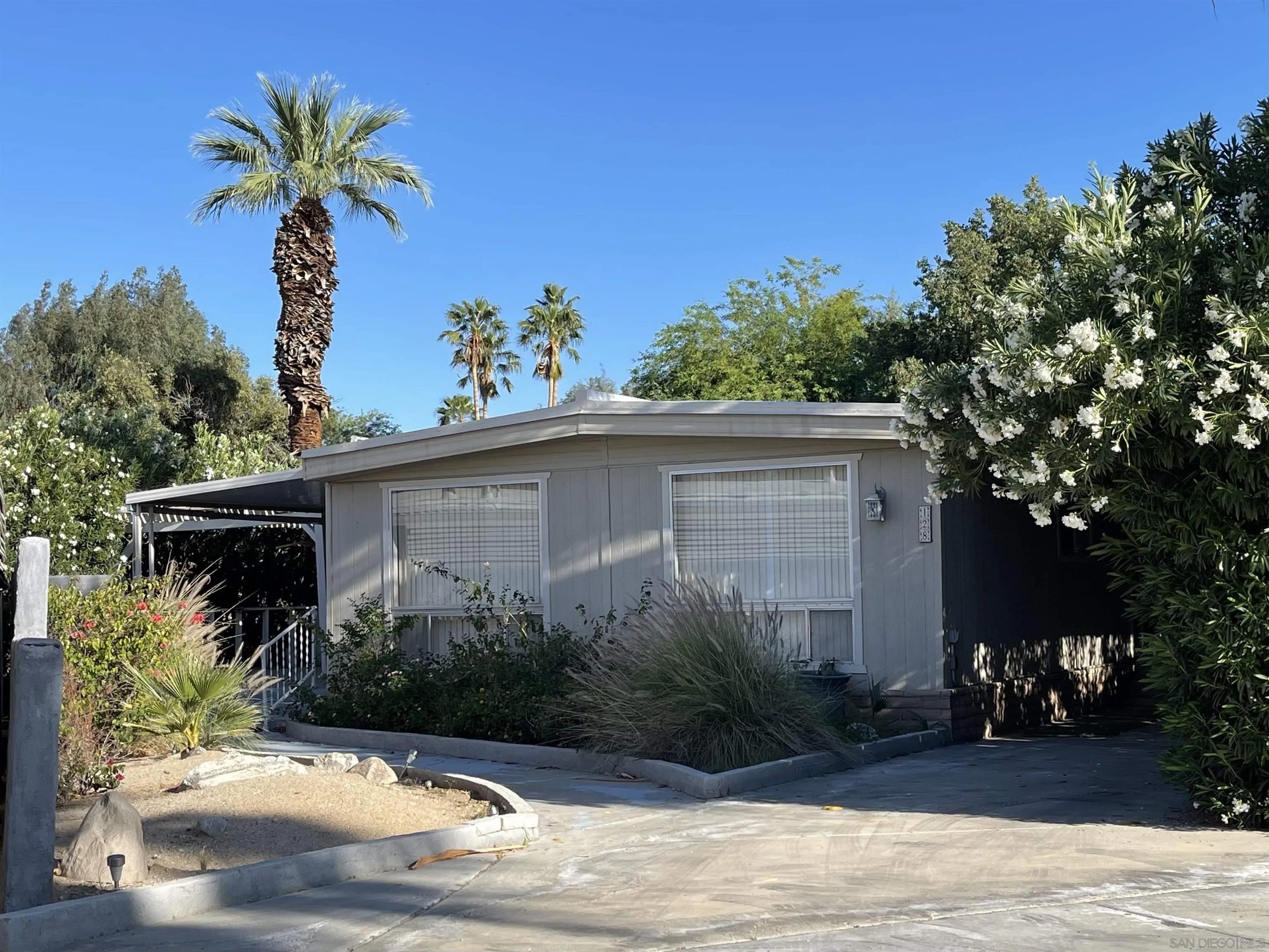 1010 Palm Canyon Dr 128 — photo