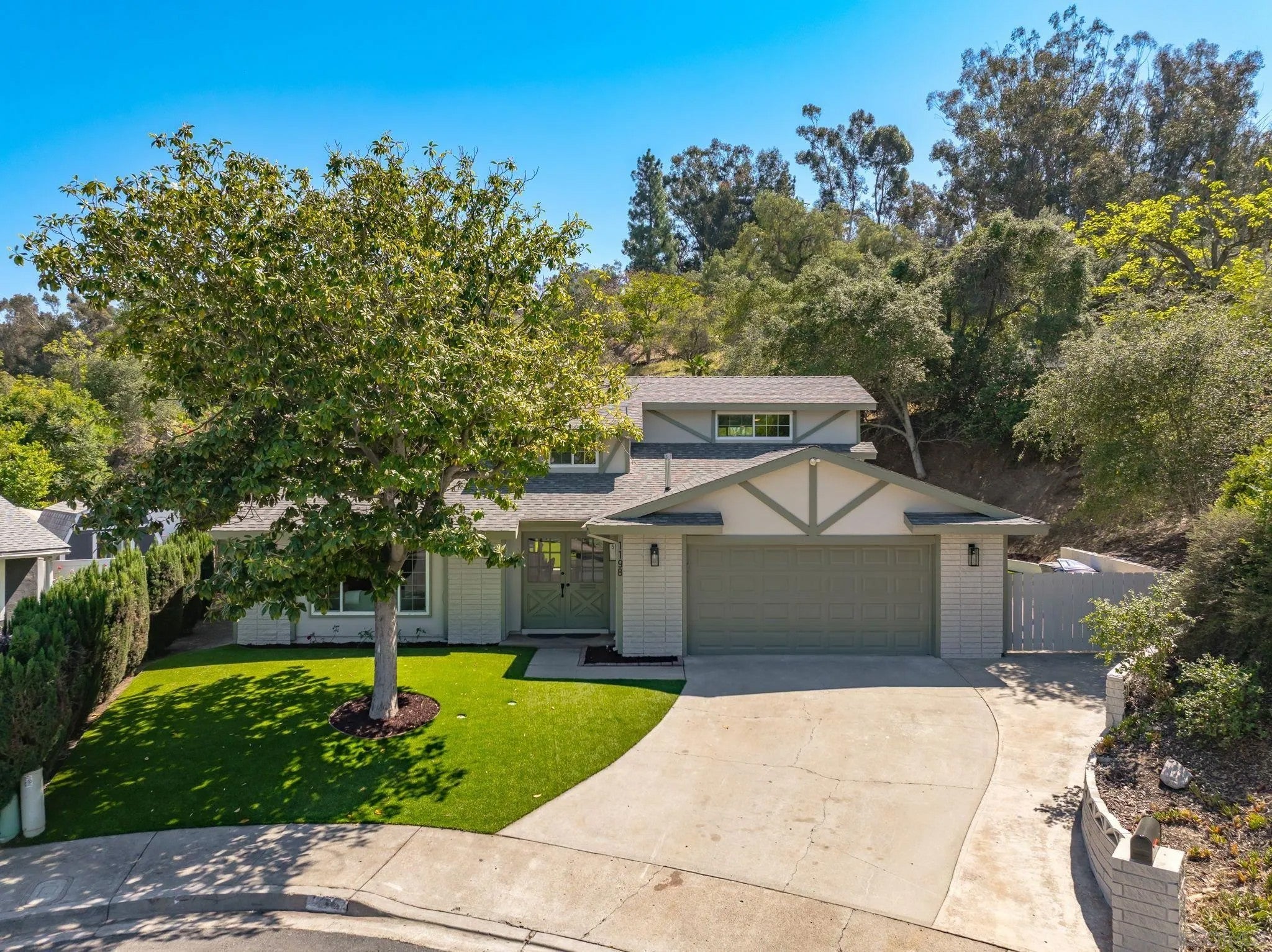 1198 Benjamin Pl — photo