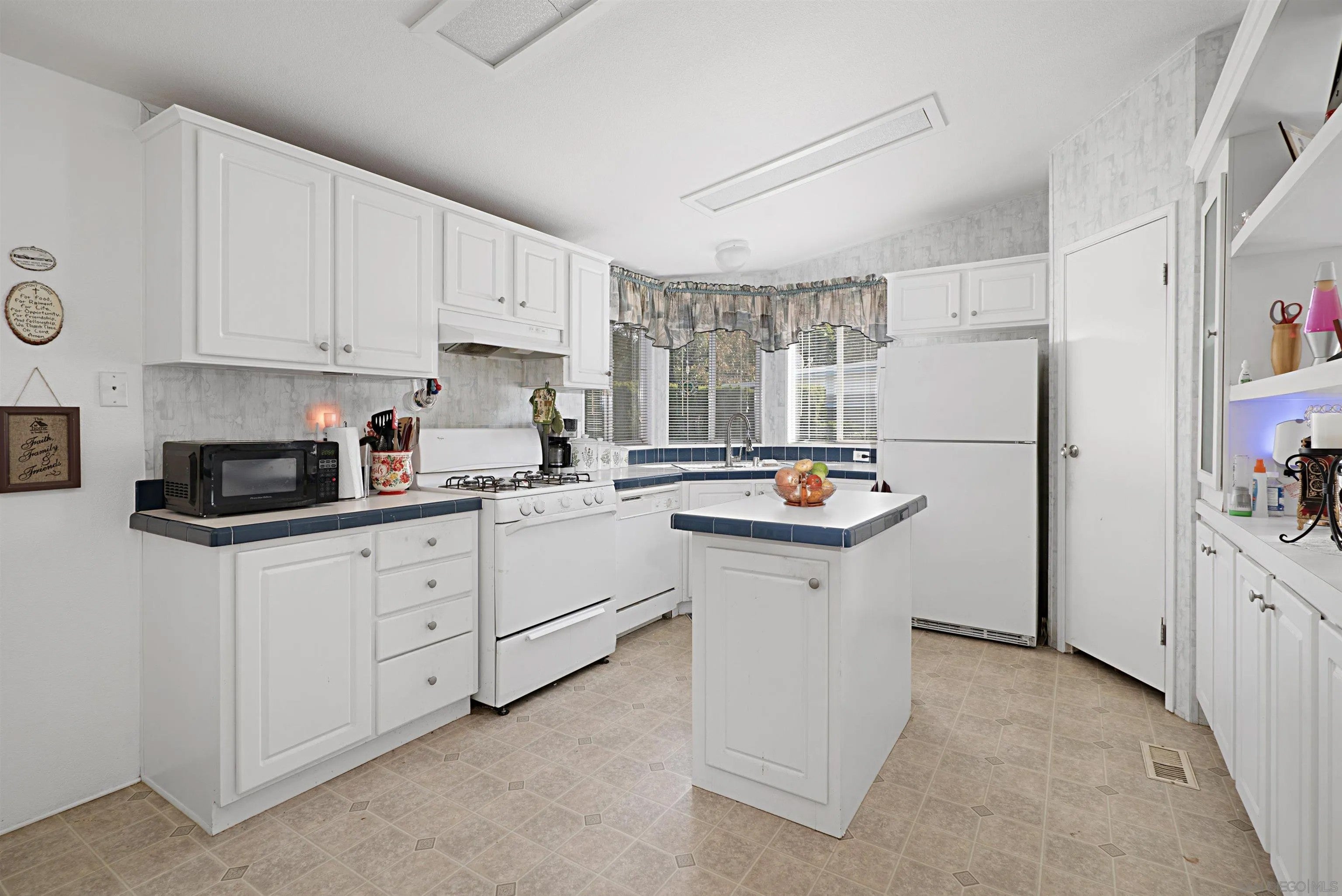 2030 Black Canyon Rd 29 — photo