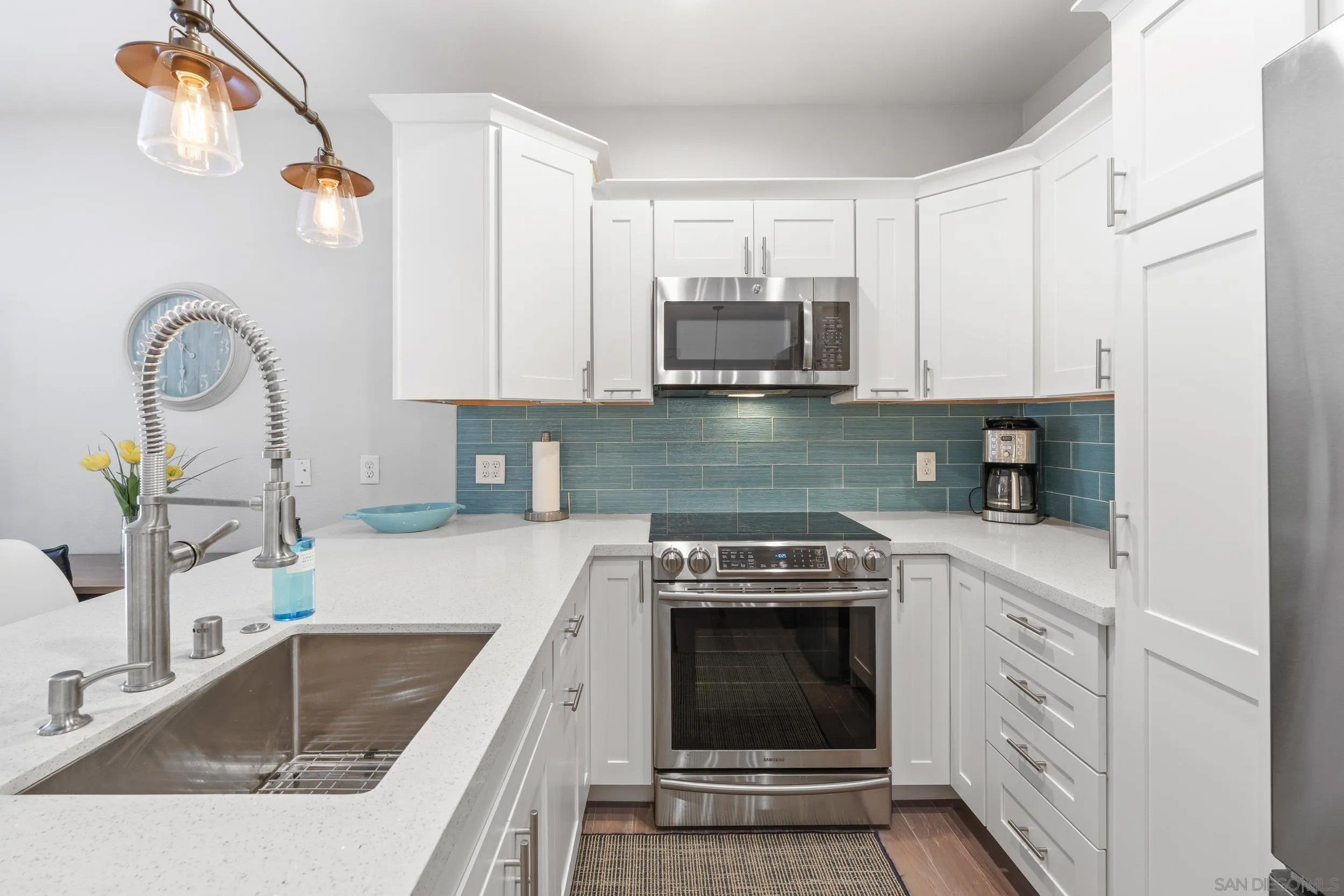 1501 Front St 235 — photo
