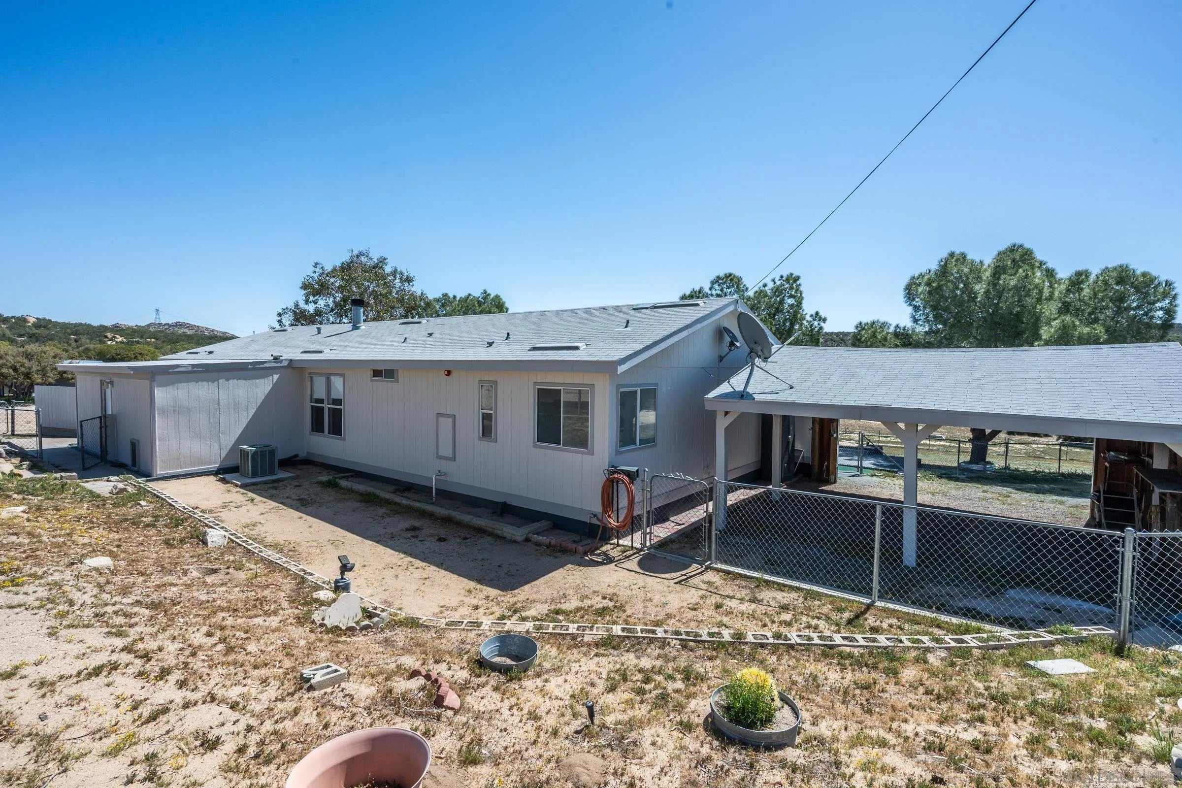 1525 Tea Rose Lane — photo
