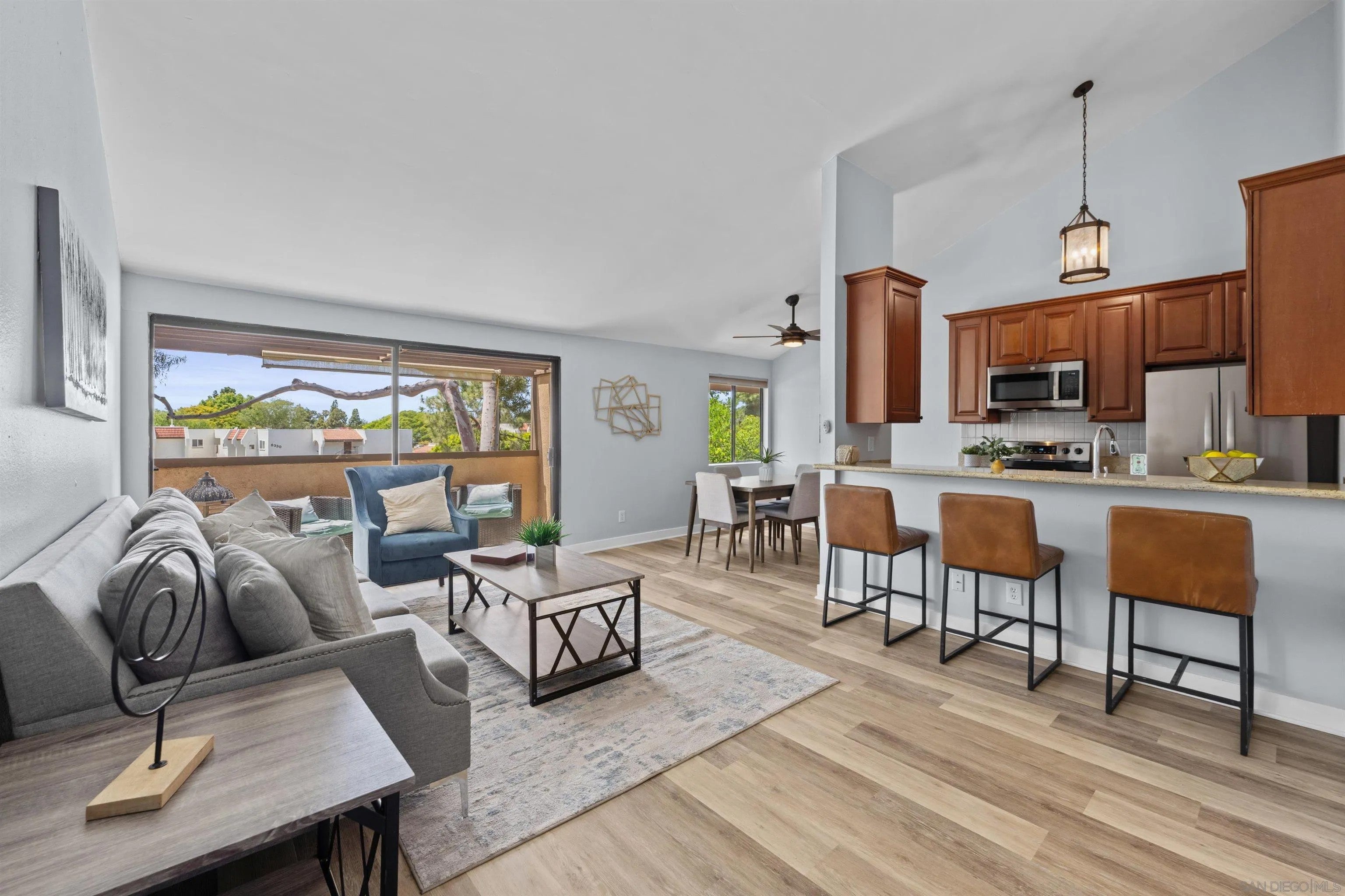 6210 Agee 238 — photo