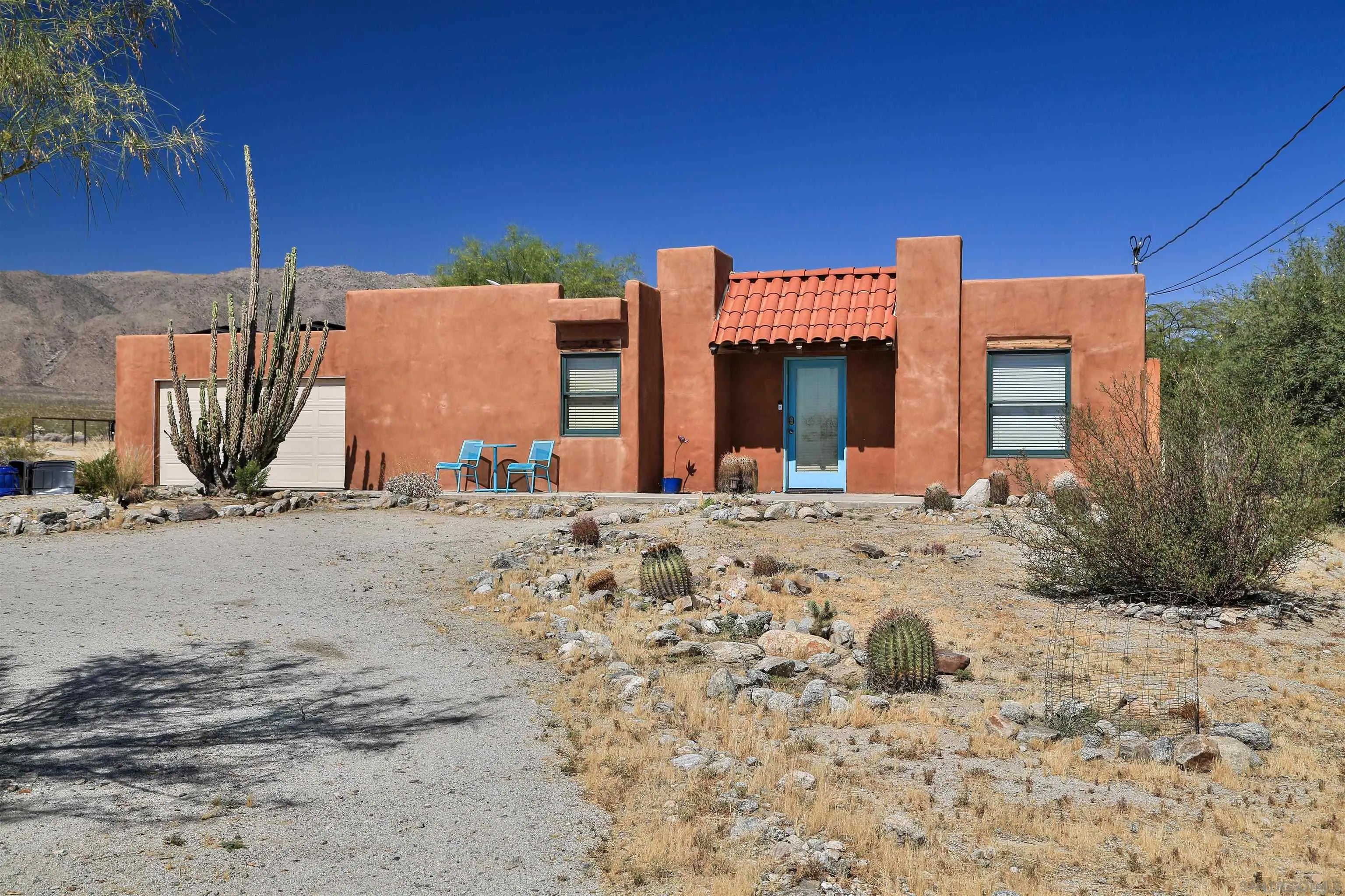 3890 Pecos Dr — photo