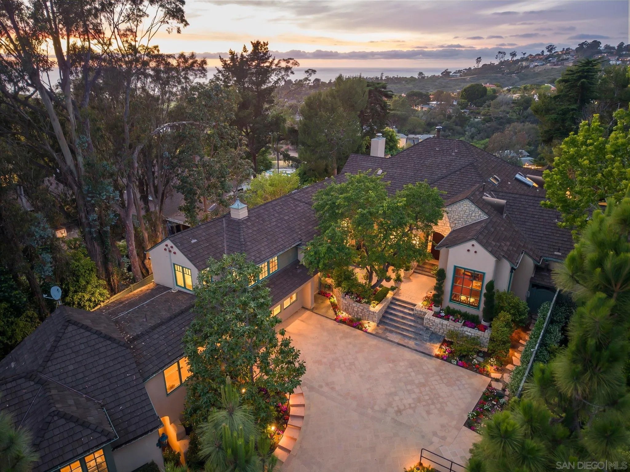 6388 La Jolla Scenic Dr South — photo