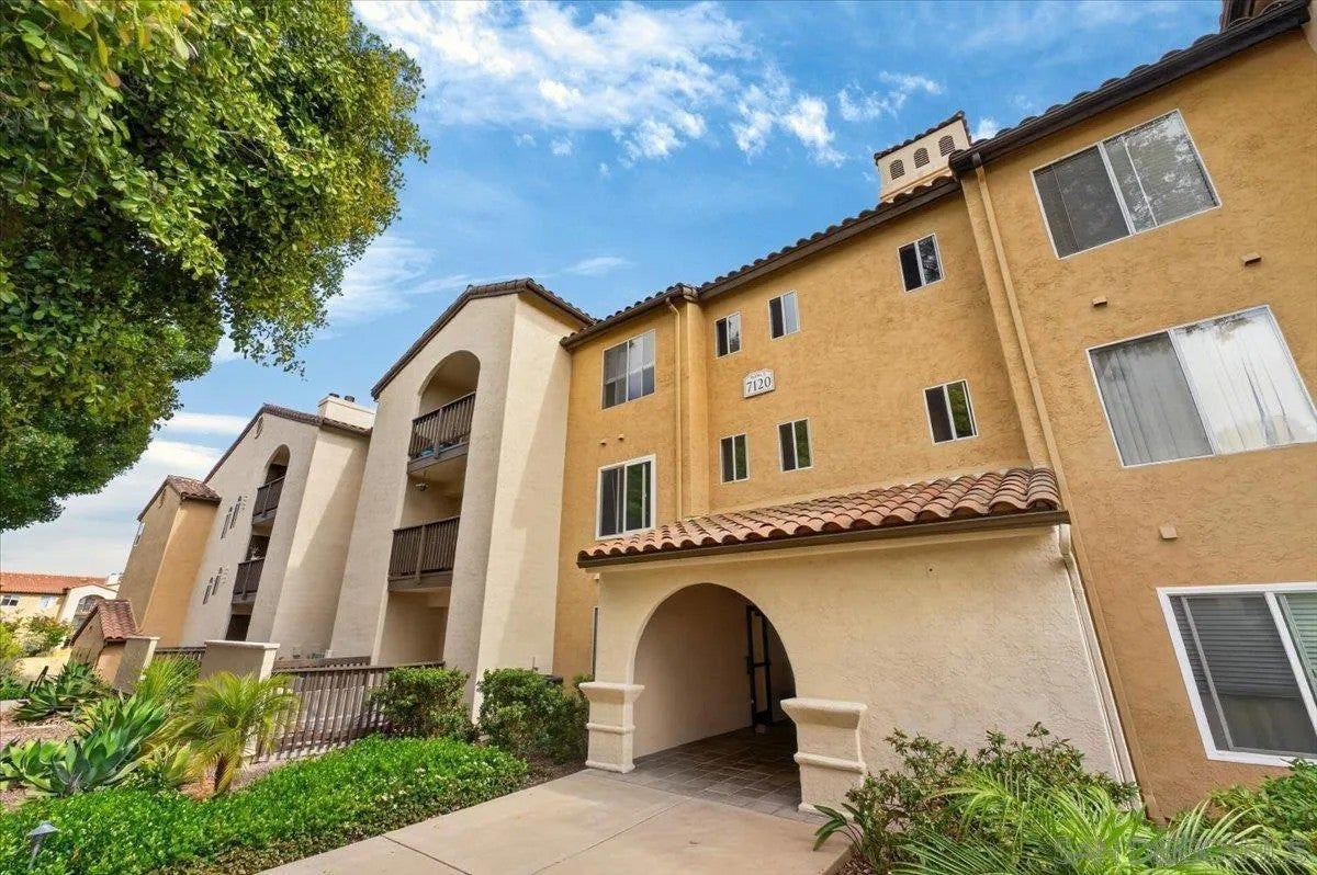 7120 Shoreline Dr 2311 — photo