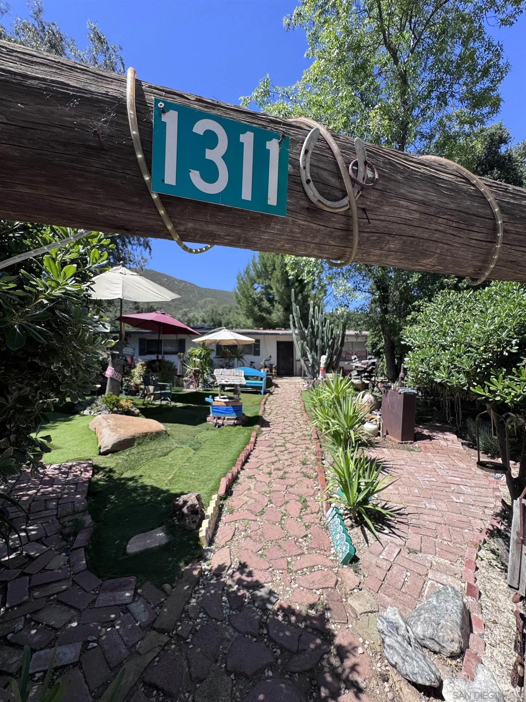 1311 Sunny Acres — photo