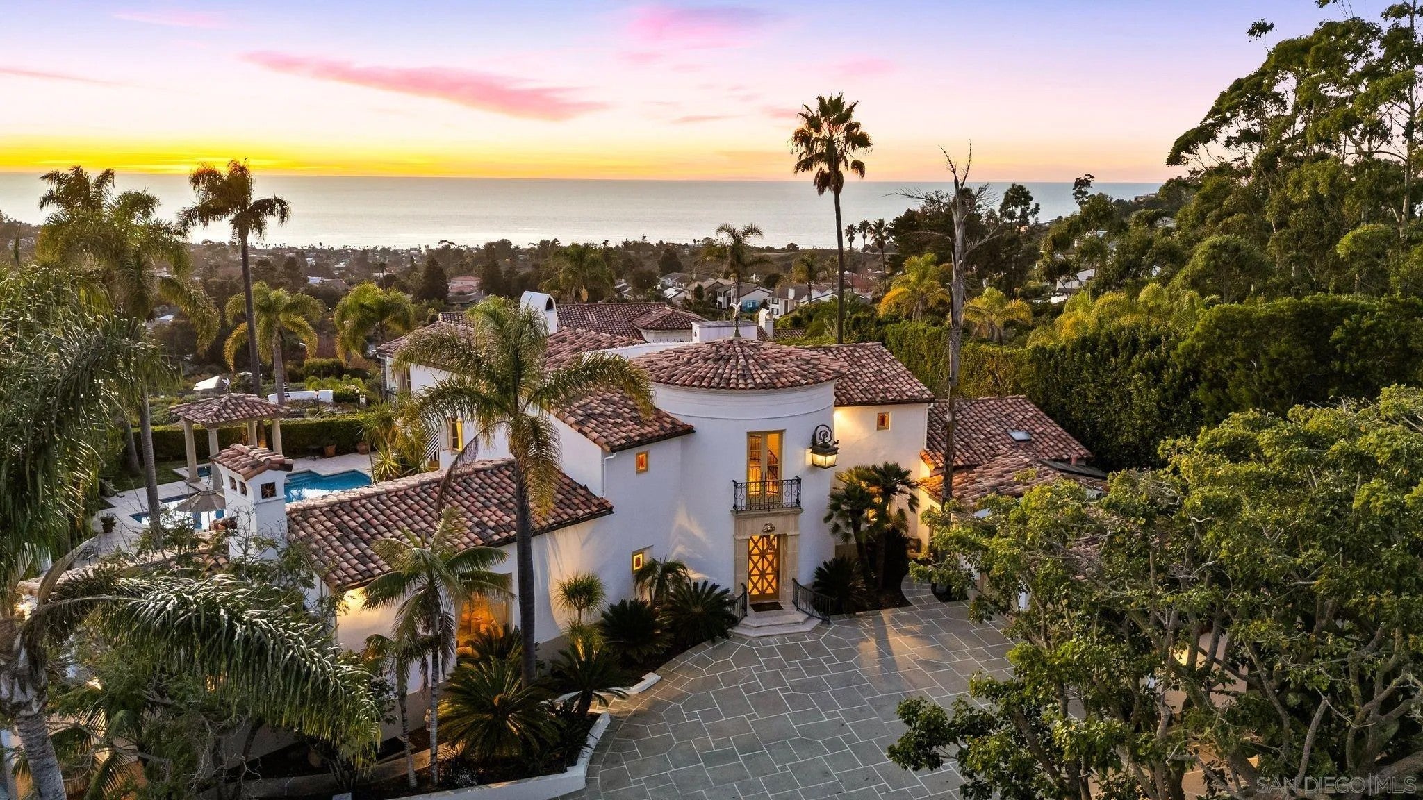 6692 La Jolla Scenic Dr S — photo
