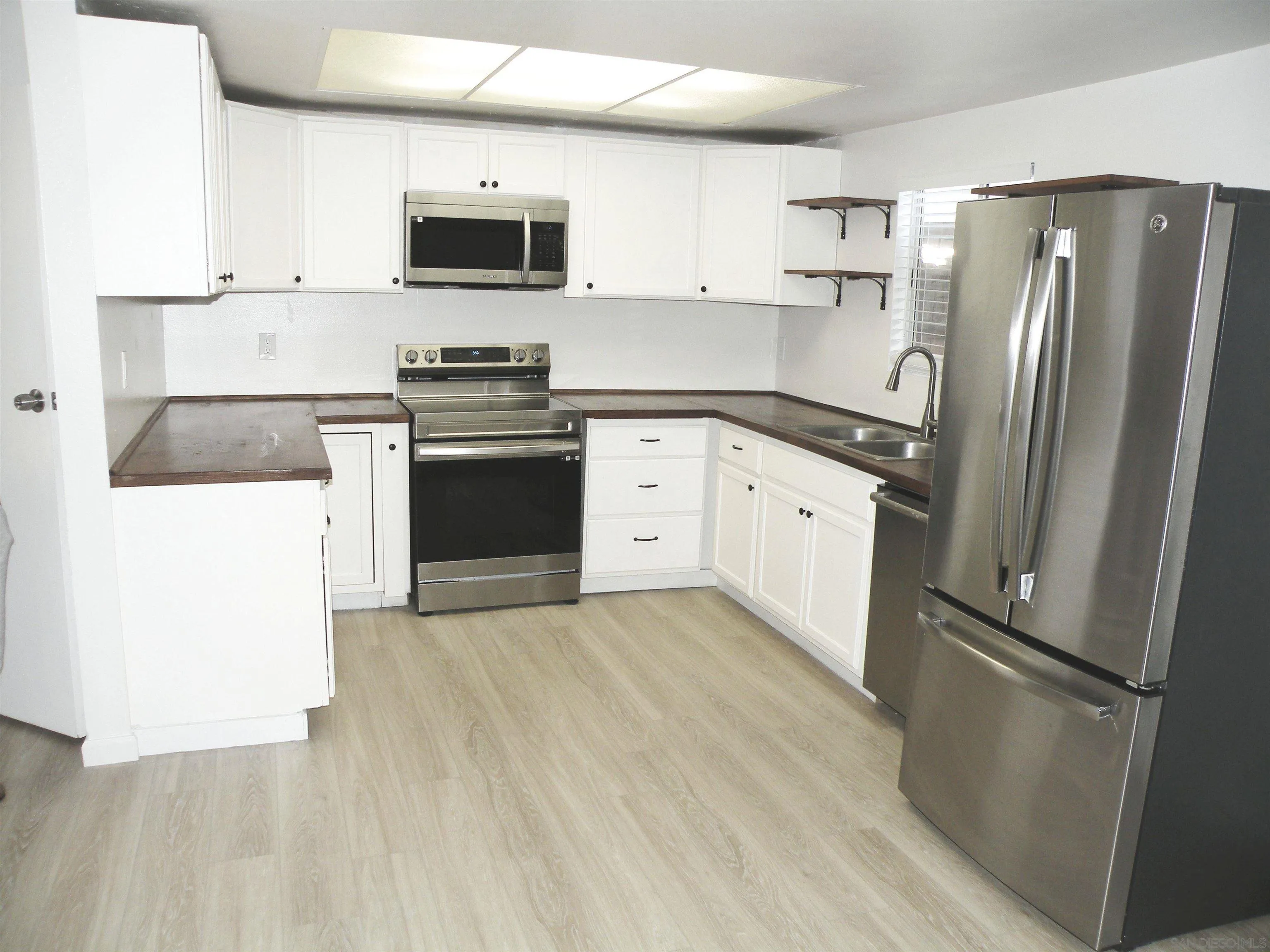 550 Park Way Unit 04 — photo