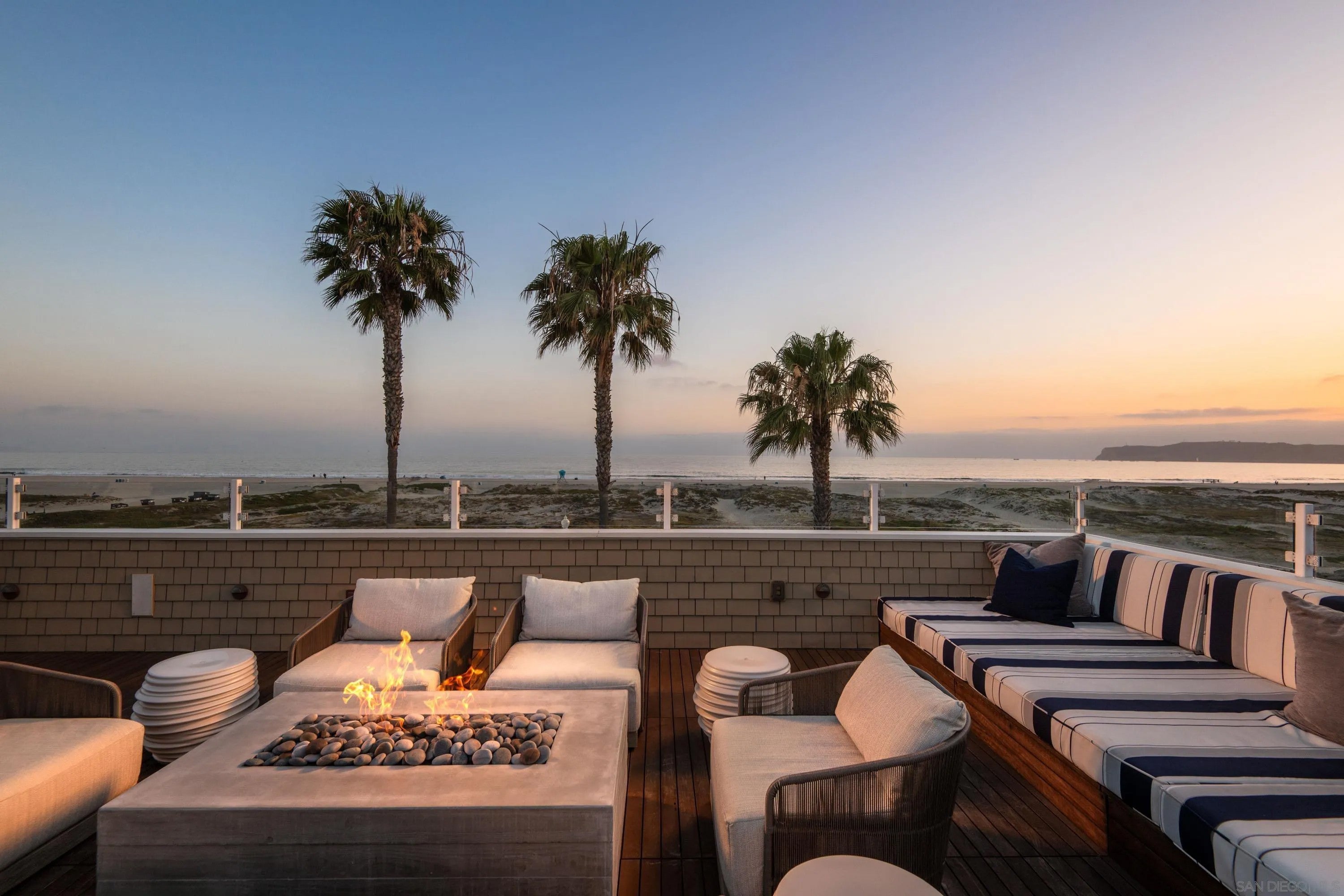527 Ocean Blvd — photo