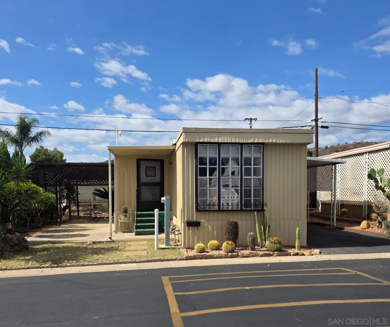 450 E Bradley Unit 36 — photo