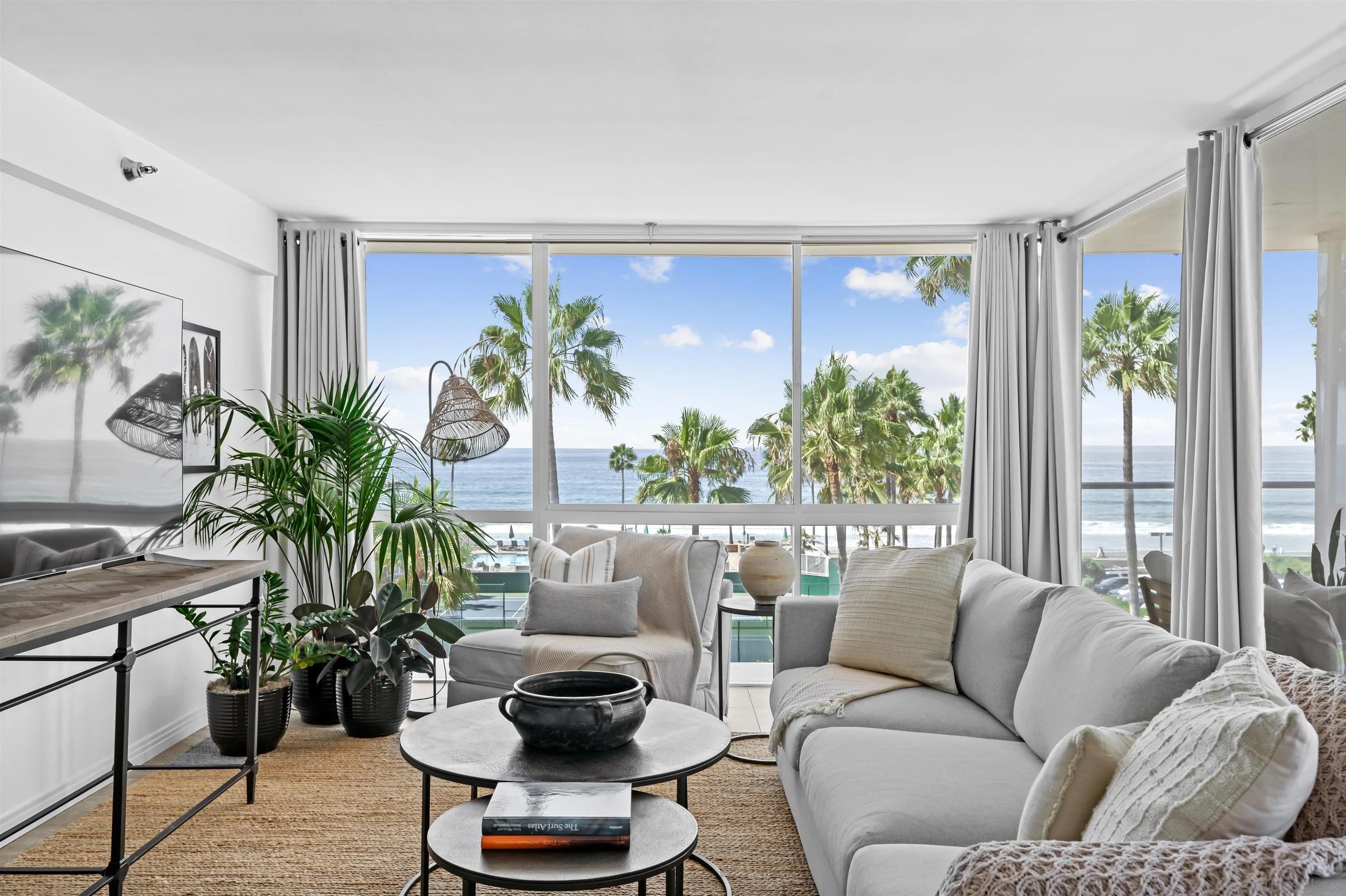 1810 Avenida Del Mundo 307 — photo