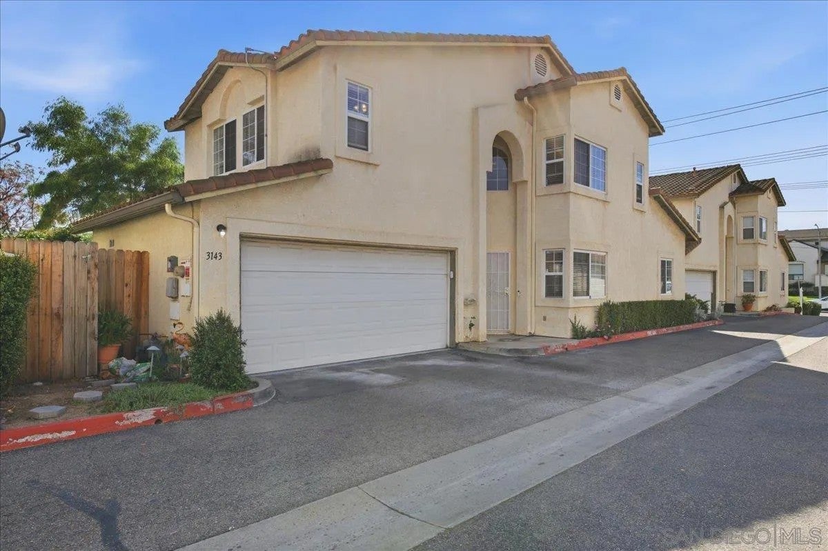 3143 Lamar Ct — photo