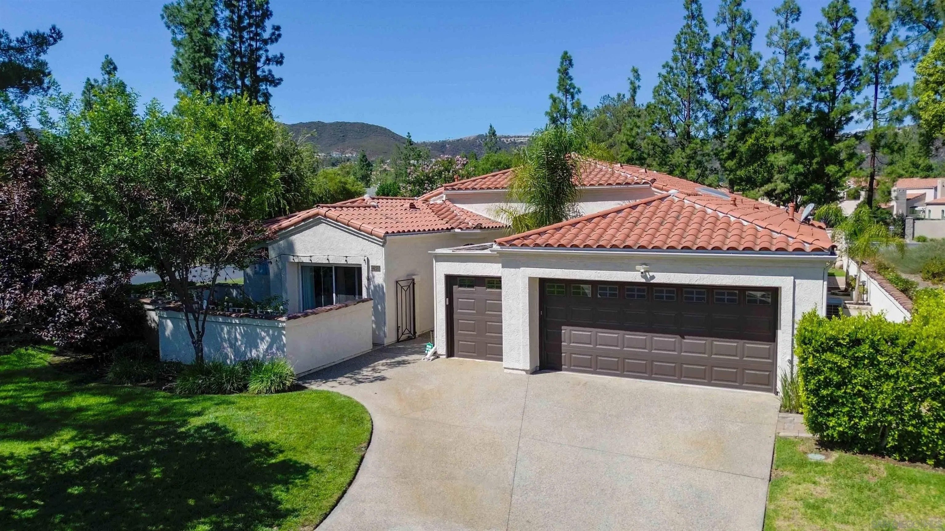 22905 Turnberry Court — photo
