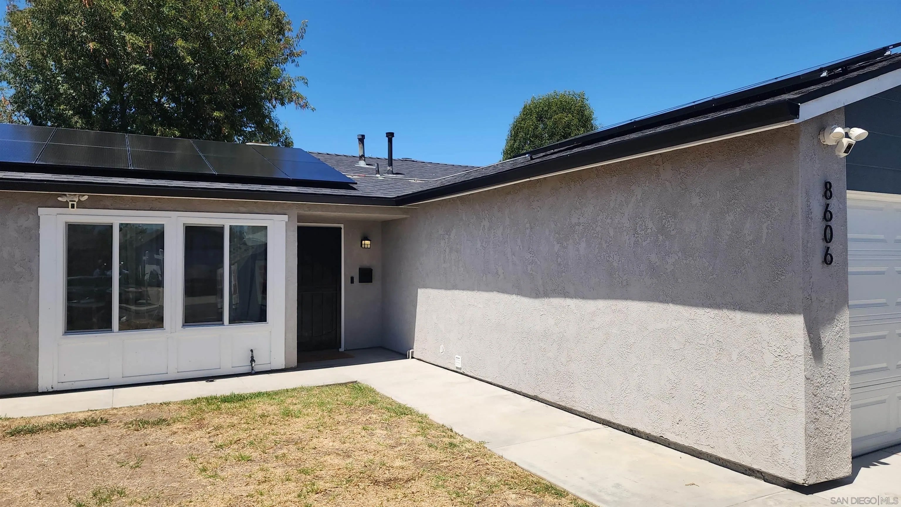 8606 Gold Coast — photo