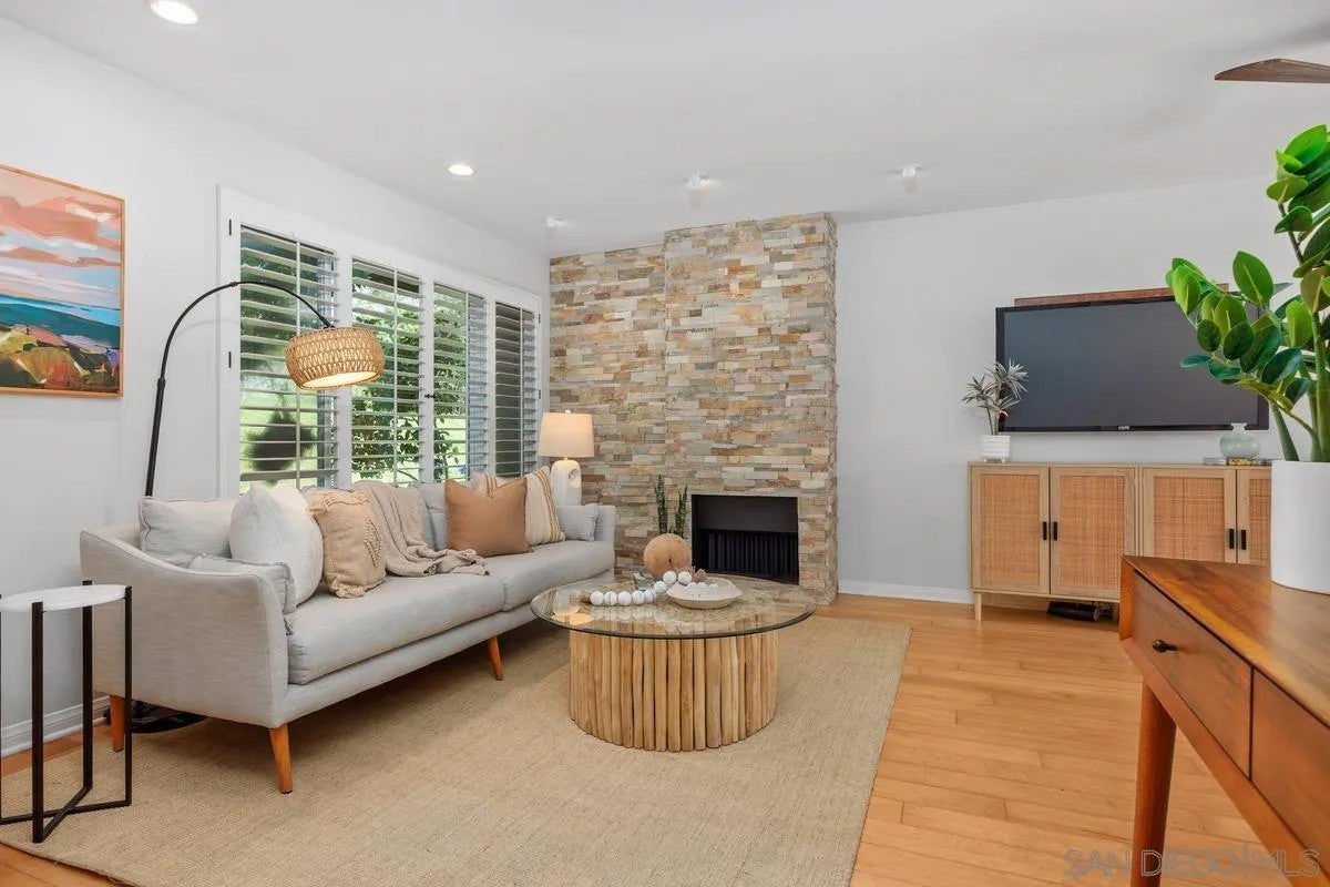 2747 Caminito Cedros — photo