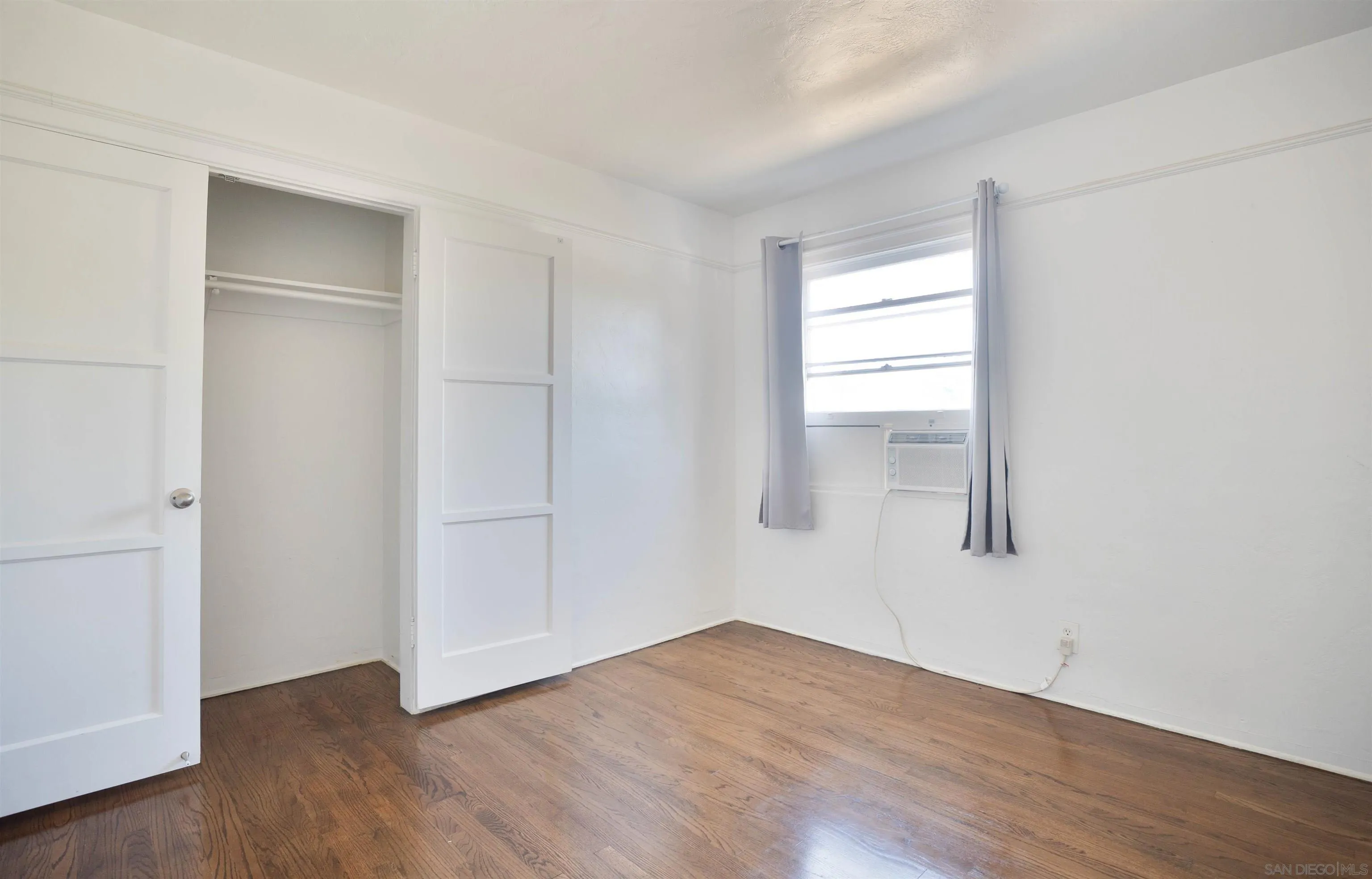 7203 Blackton — photo