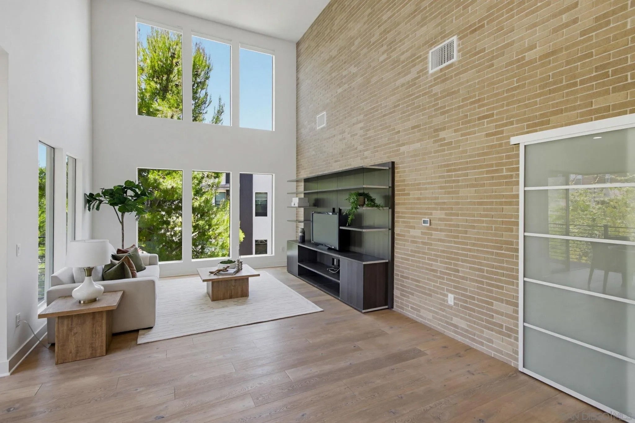 8442 Distinctive Dr. — photo