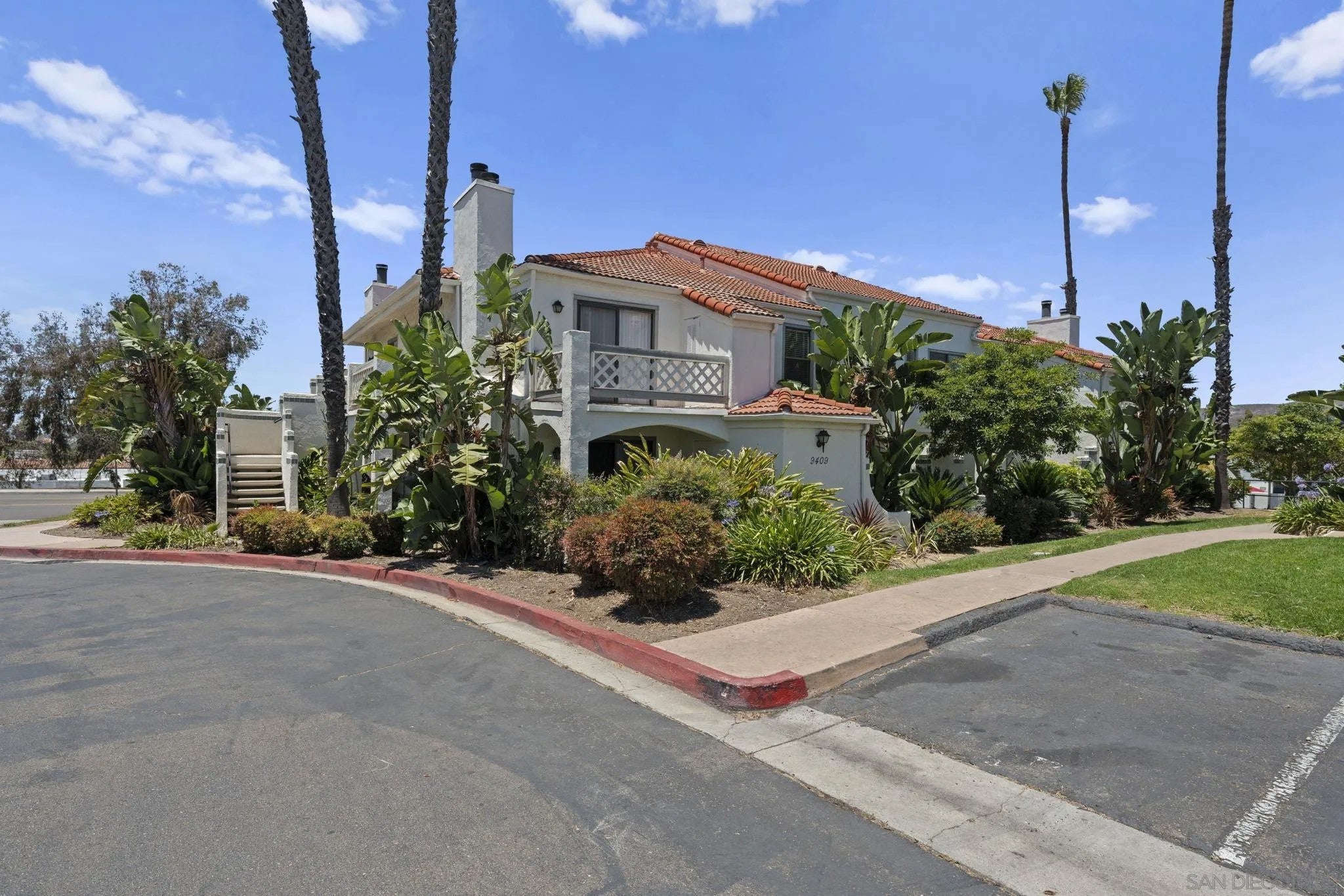 9409 Fairgrove Lane 204 — photo