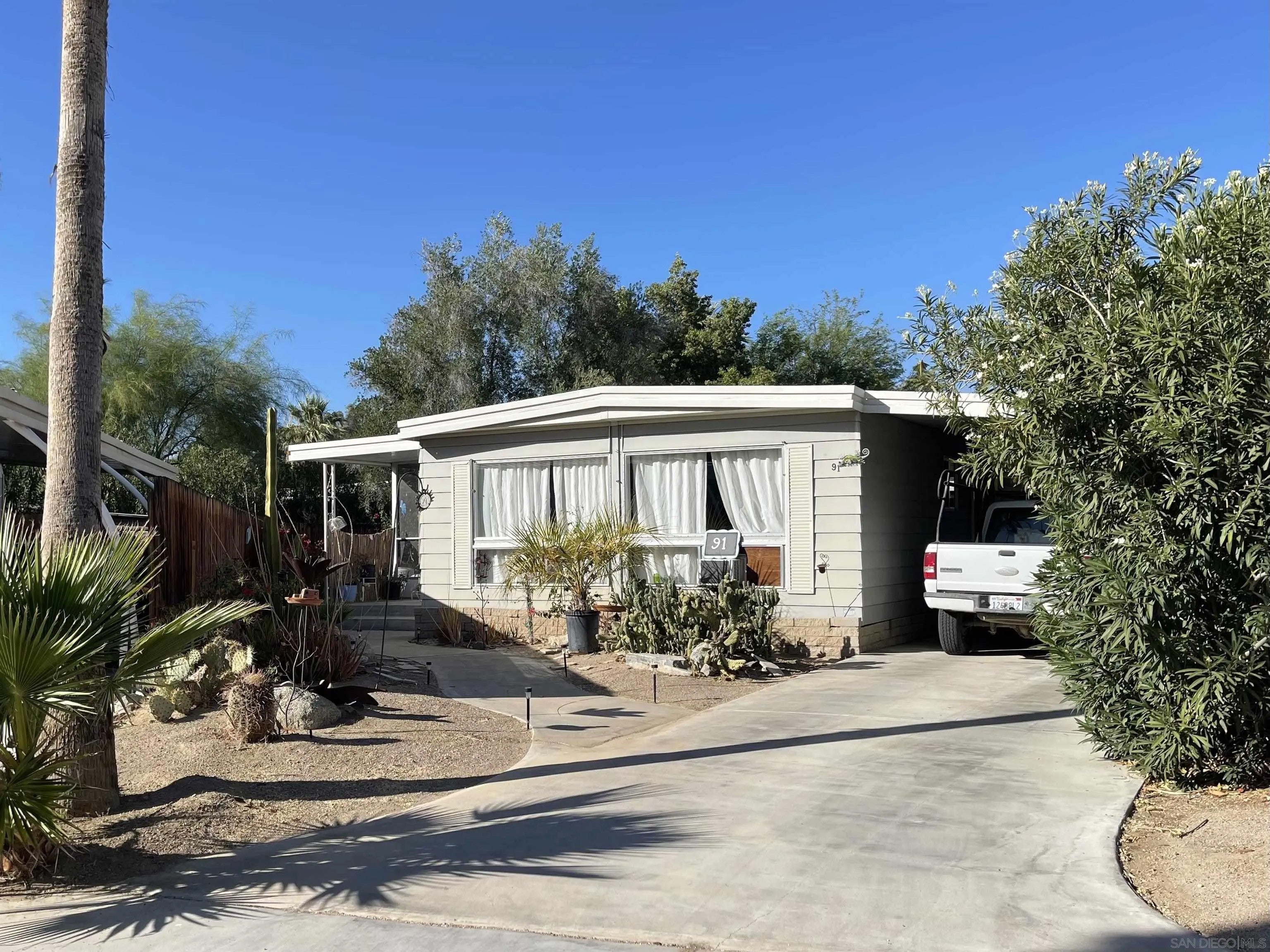 1010 Palm Canyon Dr 91 — photo