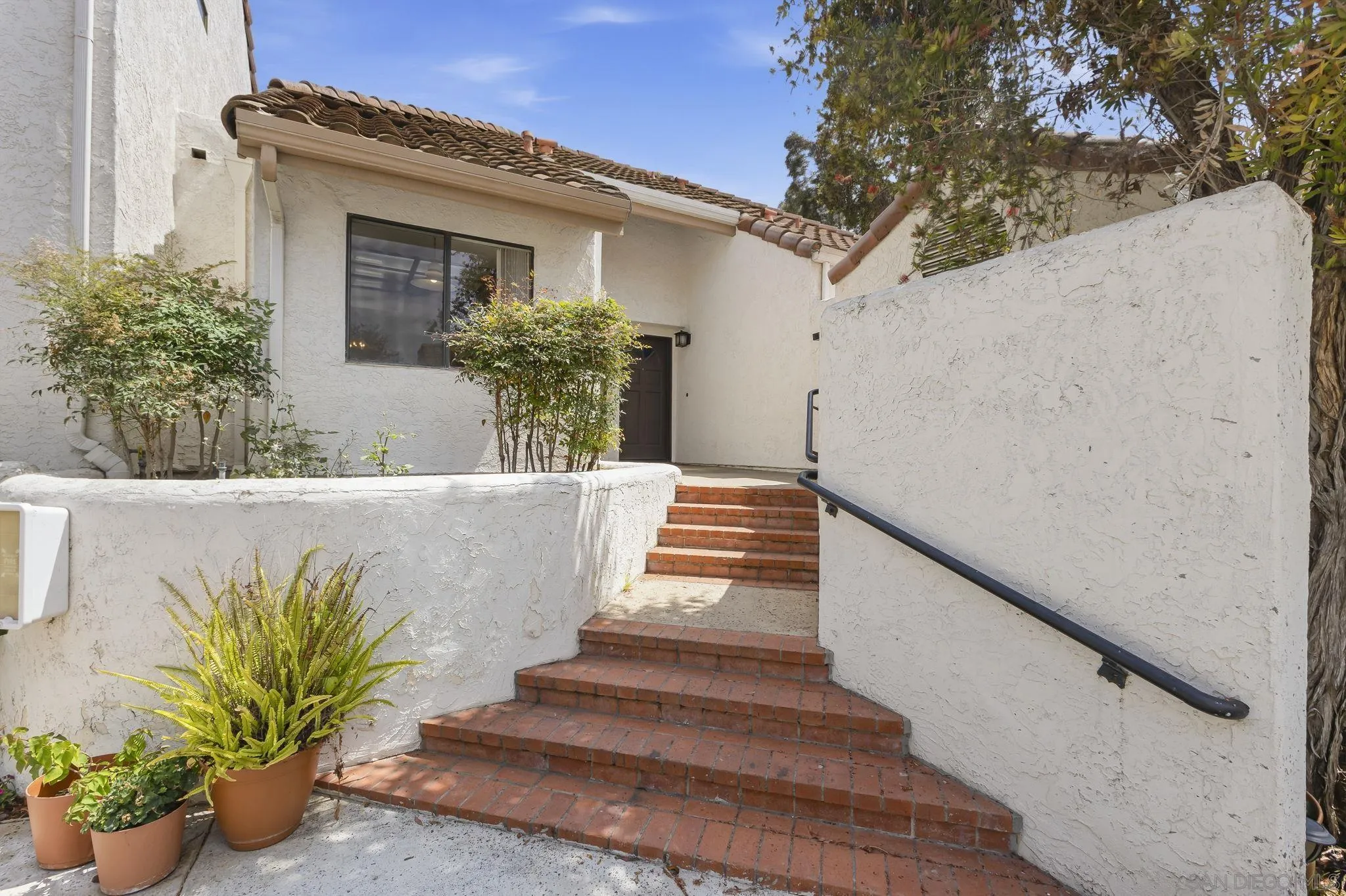 4576 Villas Drive — photo