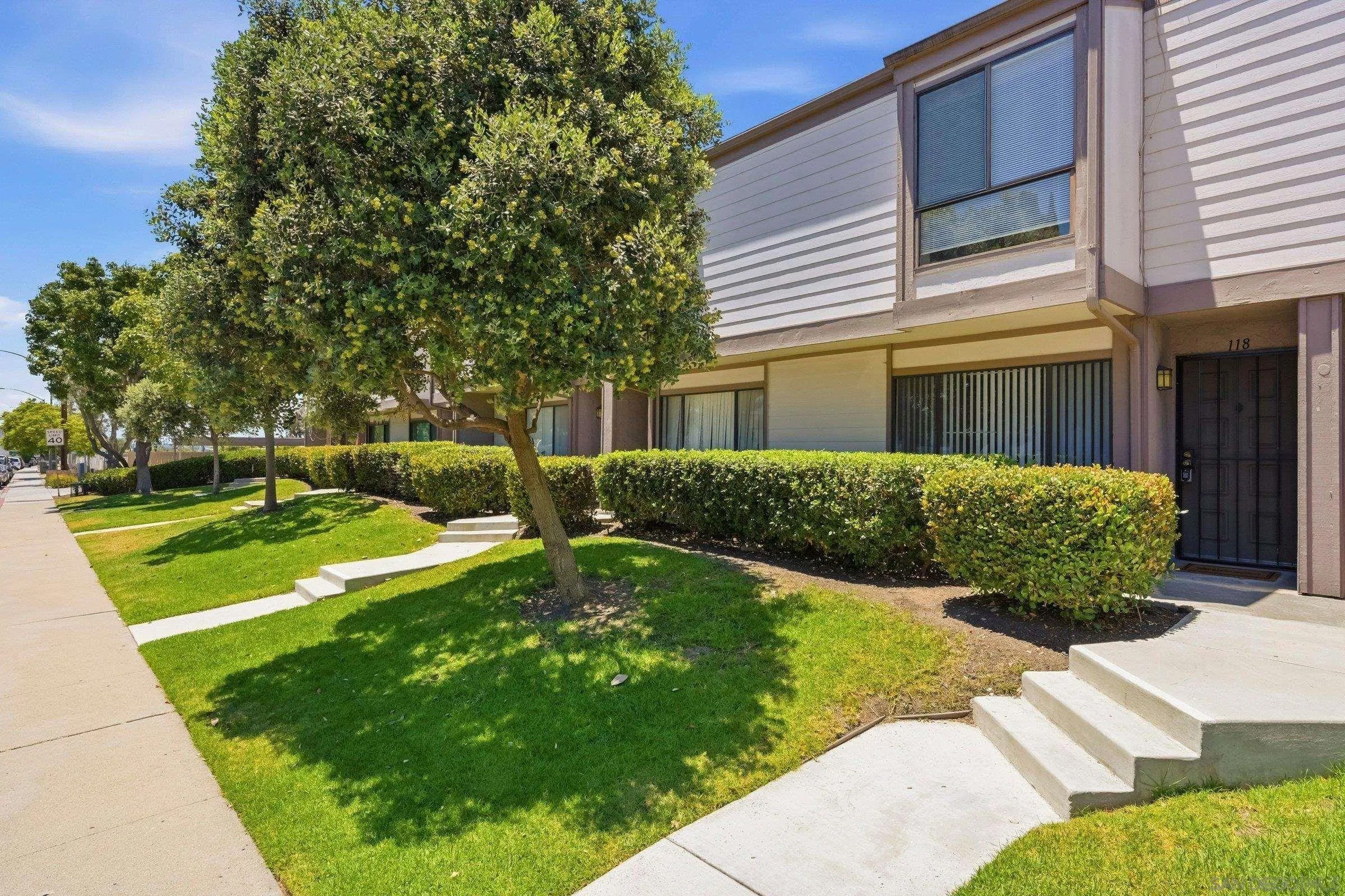 9289 Village Glen Dr 118 — photo