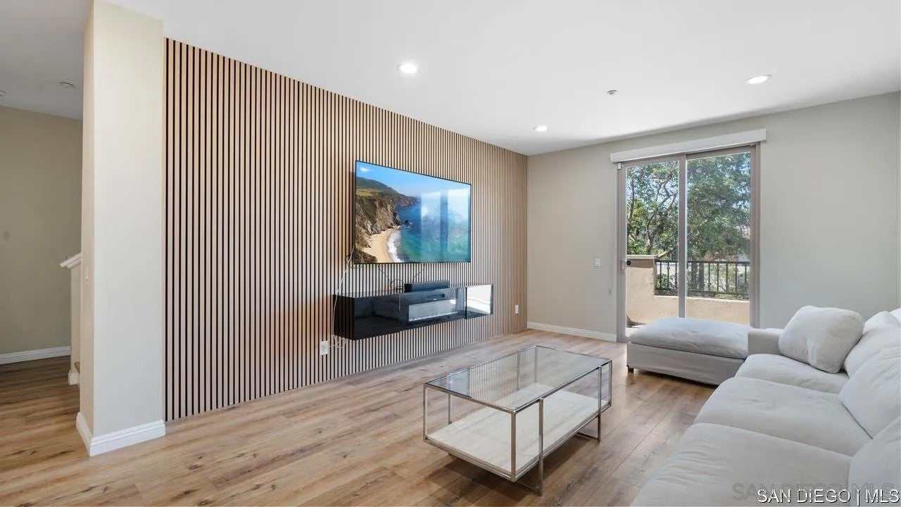 8301 Rio San Diego Dr 7 — photo