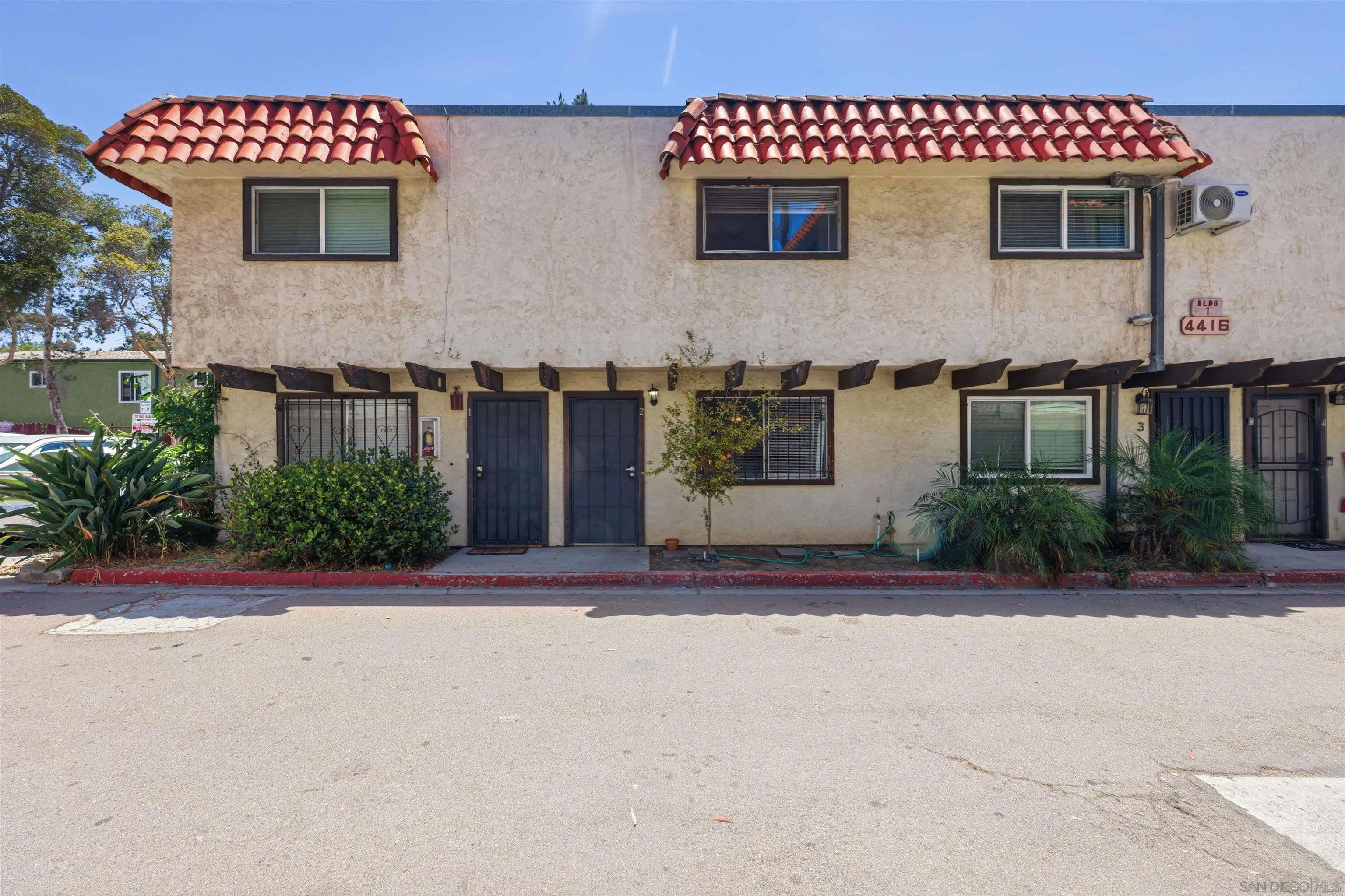 4416 Delta 2 — photo