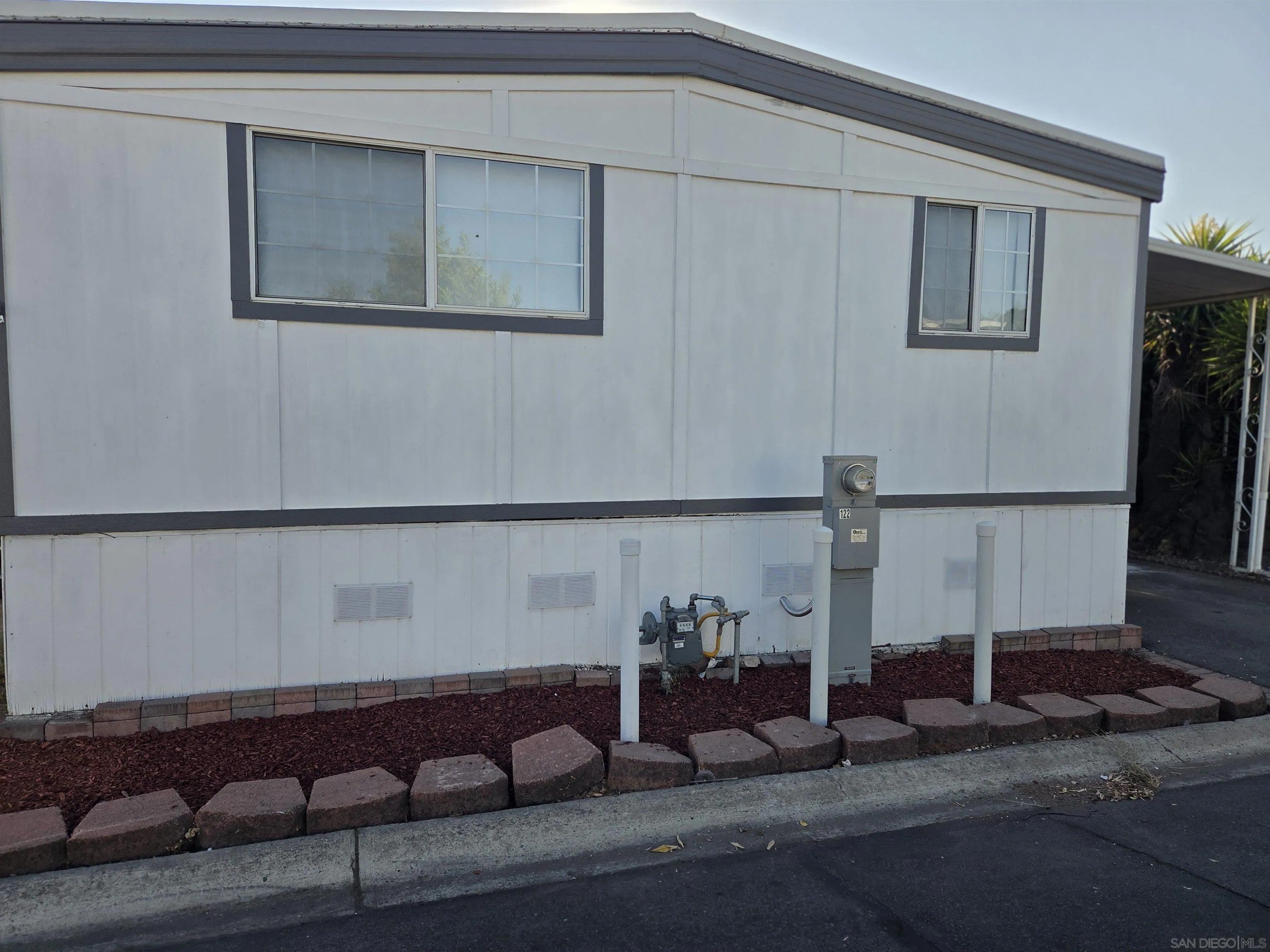 2550 E Valley Parkway 122 — photo