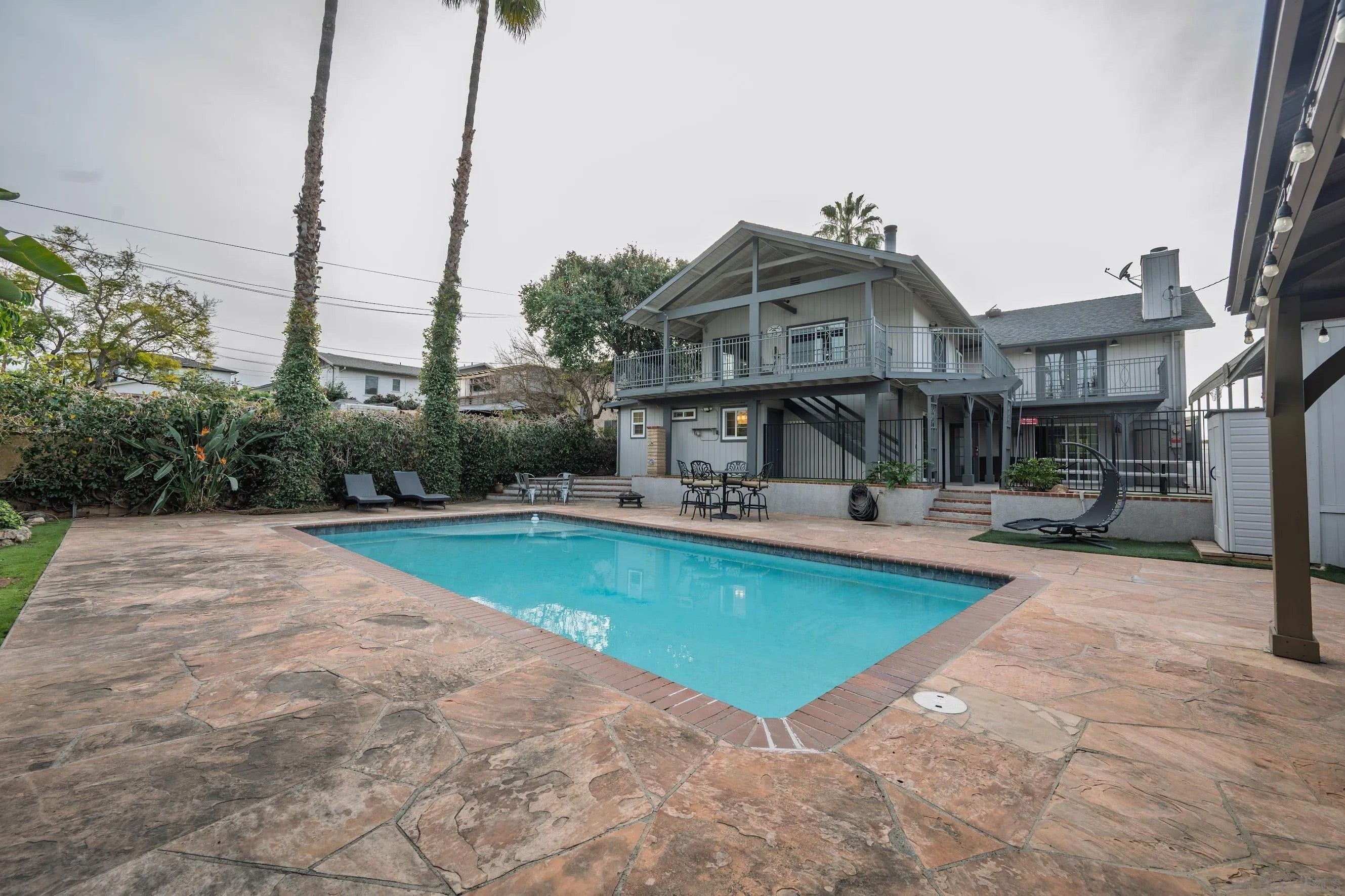 444 Avalon Dr. — photo