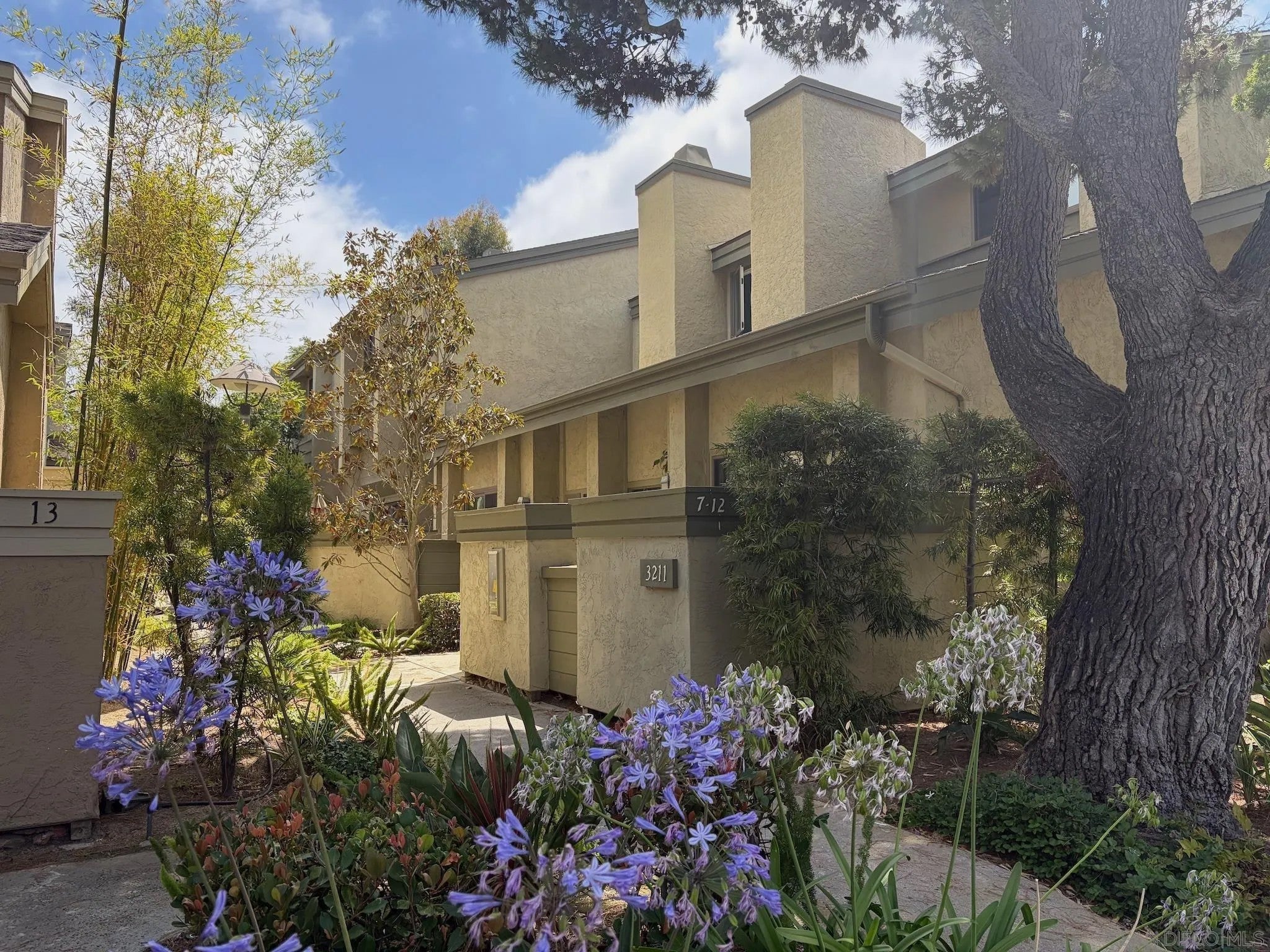3211 Caminito Eastbluff #9 — photo