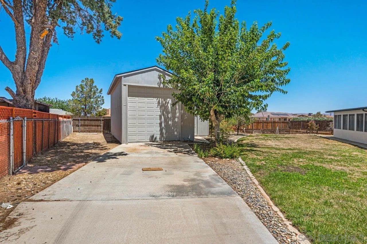 12450 Algonquin Rd — photo