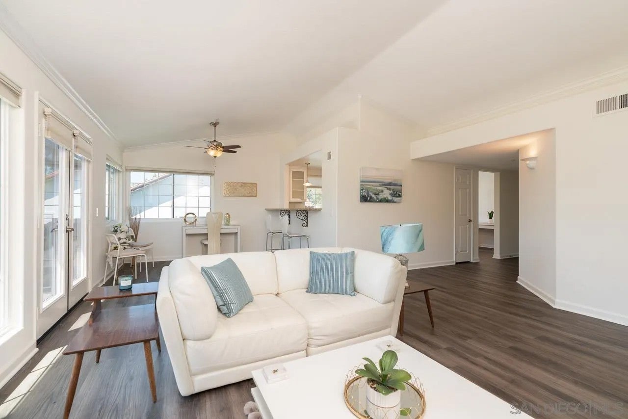 16470 Avenida Venusto Unit F — photo