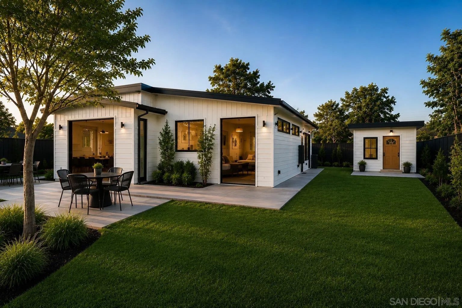36 W Altadena Dr. — photo