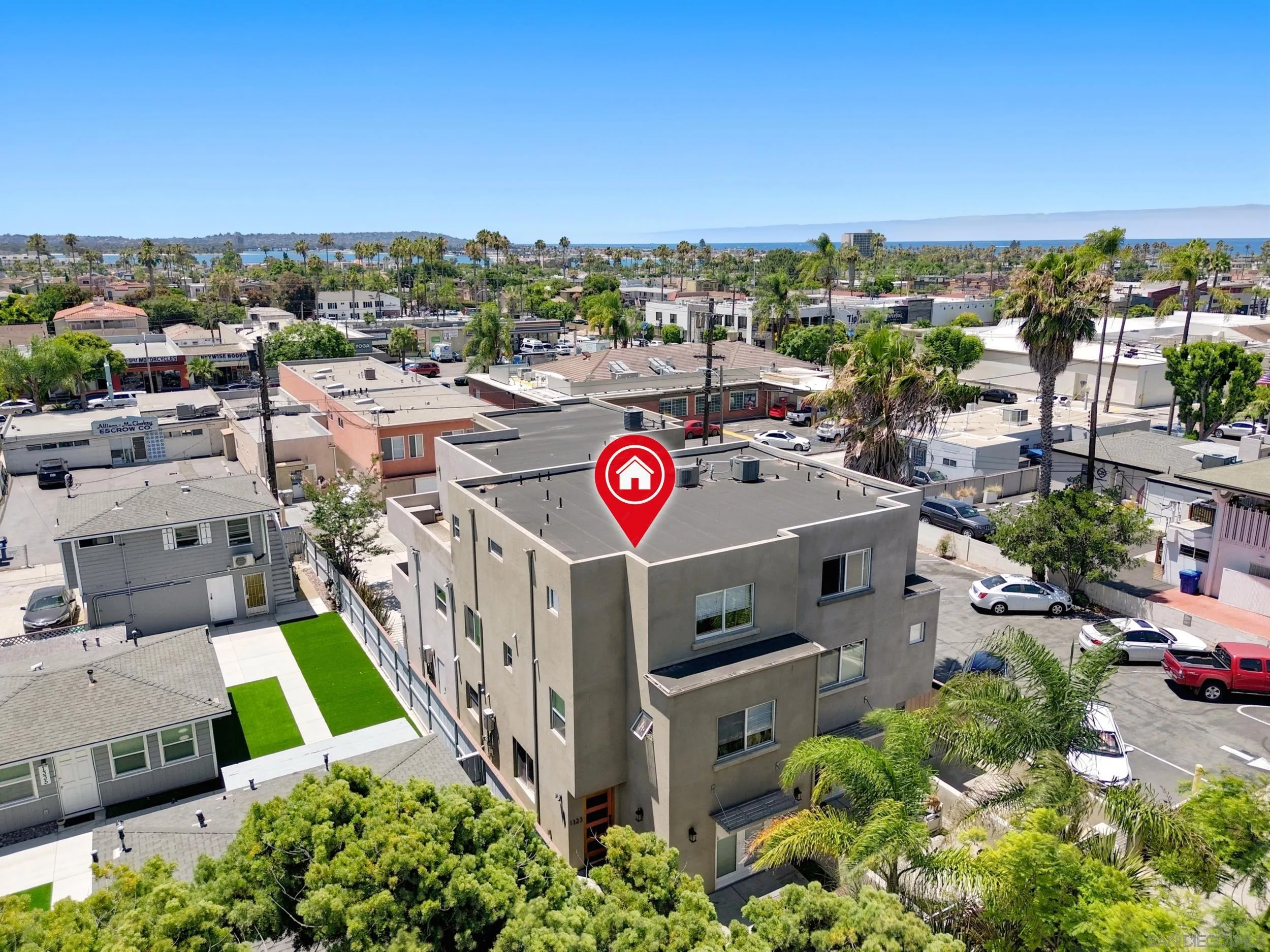 1323 Felspar St — photo