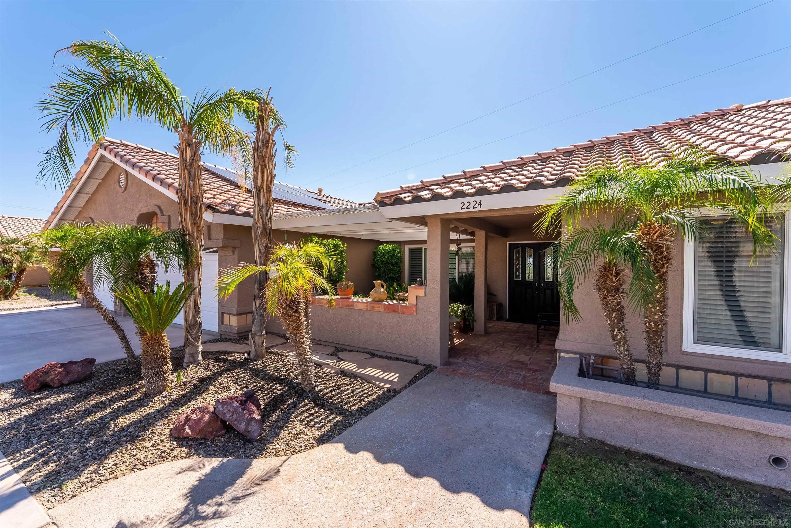 2224 Dekens Court — photo